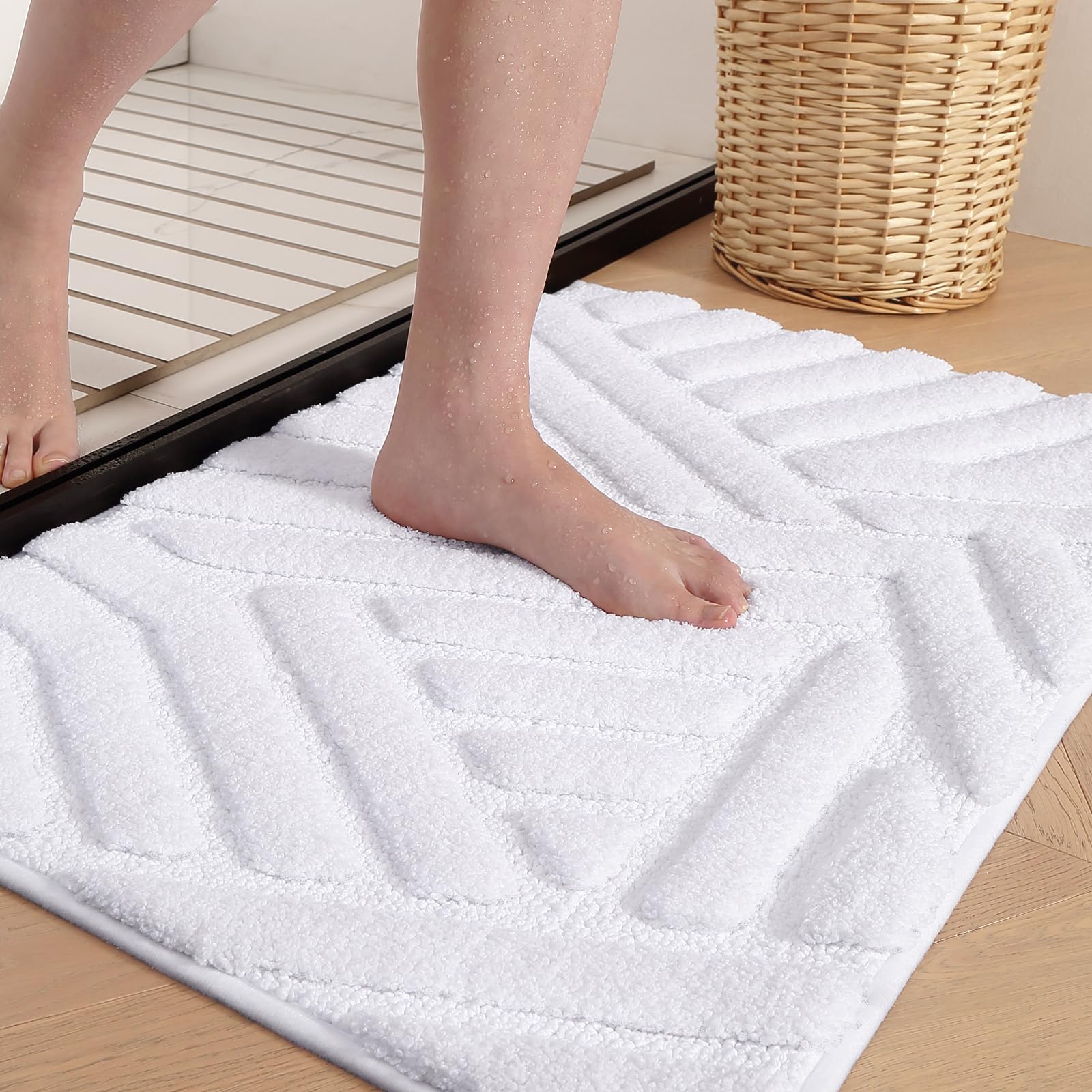 Color G Bath Mat 60 x 90cm, Non Slip Bathroom Mats Absorbent, Machine Washable Bath Mats for Bathroom Soft Microfiber Bath Mat Shower Water Bath Rug, Floor Mats (White)