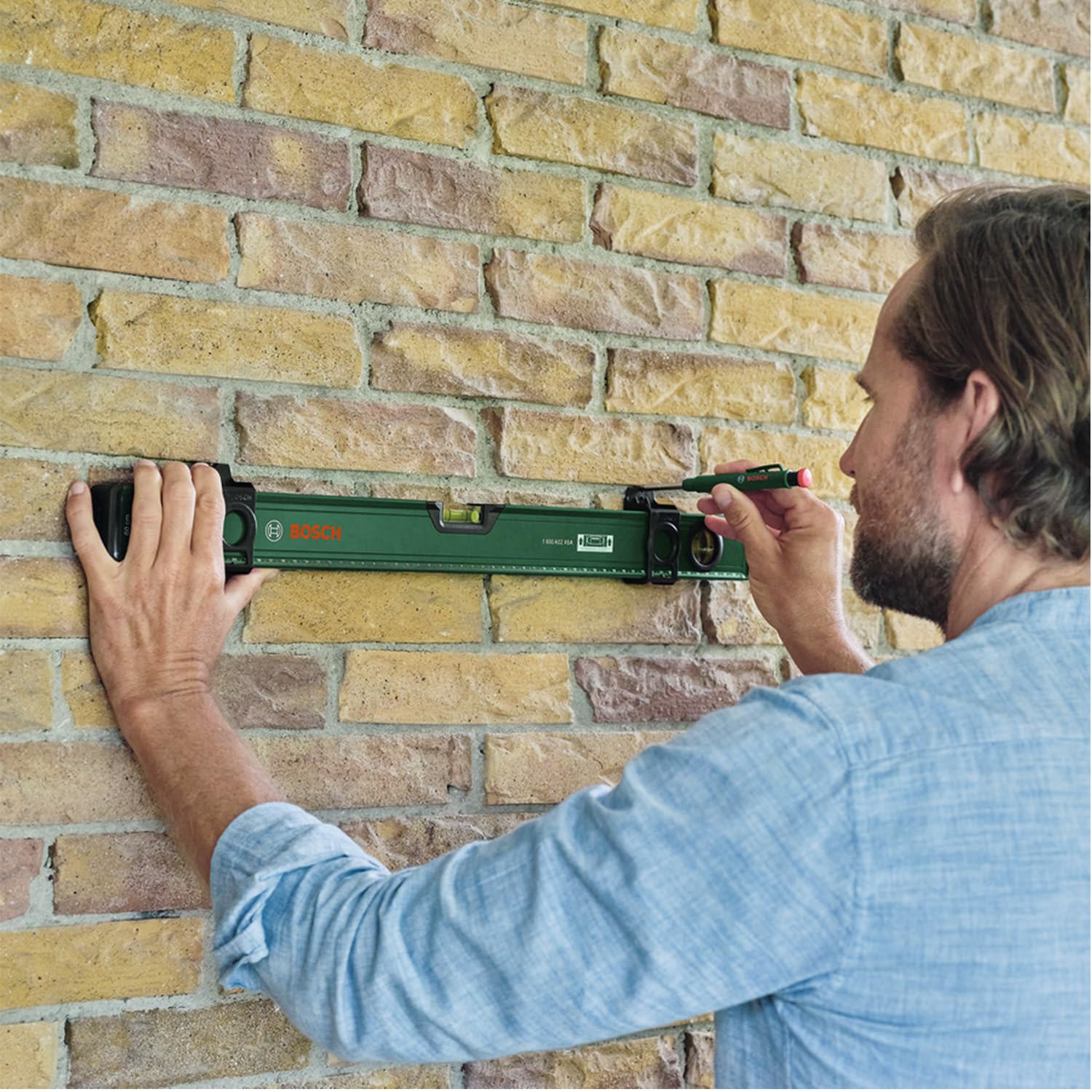 Bosch Wasserwaage 60cm (mit 2 Markierungsschiebern; Horizontale und vertikale fluoreszierende Libellen; Metrische Skala; Aluminiumgehäuse; Softgrip-Stoßdämpfer; V-Nut) 4