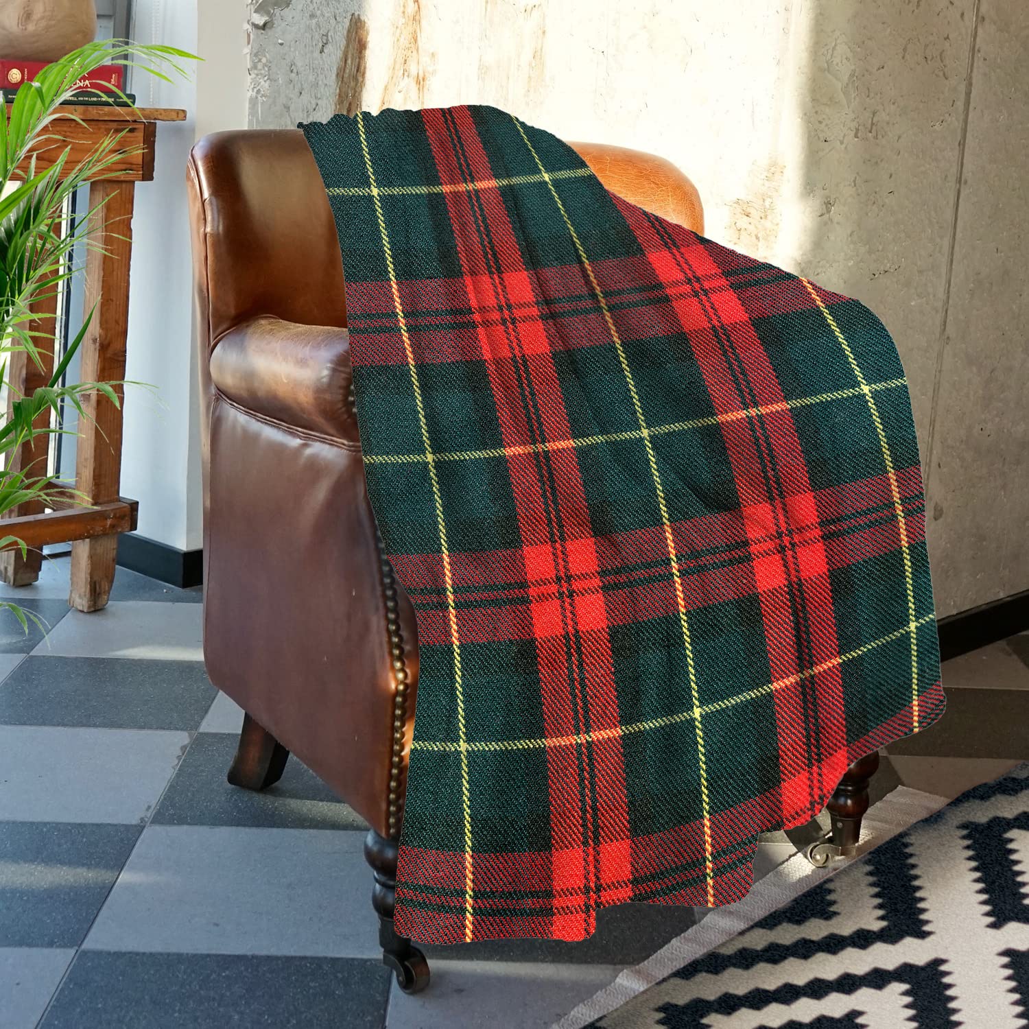 Batmerry Green Red Plaid Throw Blanket for Couch Sofa Bed,Scottish Tartan Traditional Checked Super Soft Warm Fuzzy Plush Blankets Decor Lightweight Cozy Travel Camping Blanket 60 x 40 IN