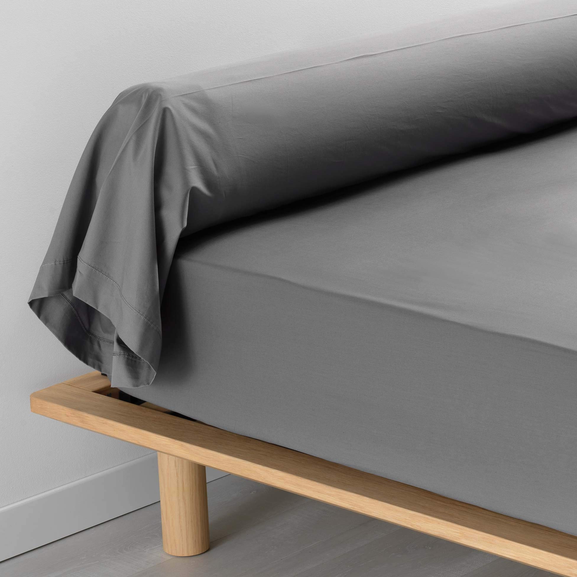 Douceur d'Intérieur Bolster, Cotton percale, Charcoal, 85 x 185 cm — image 1