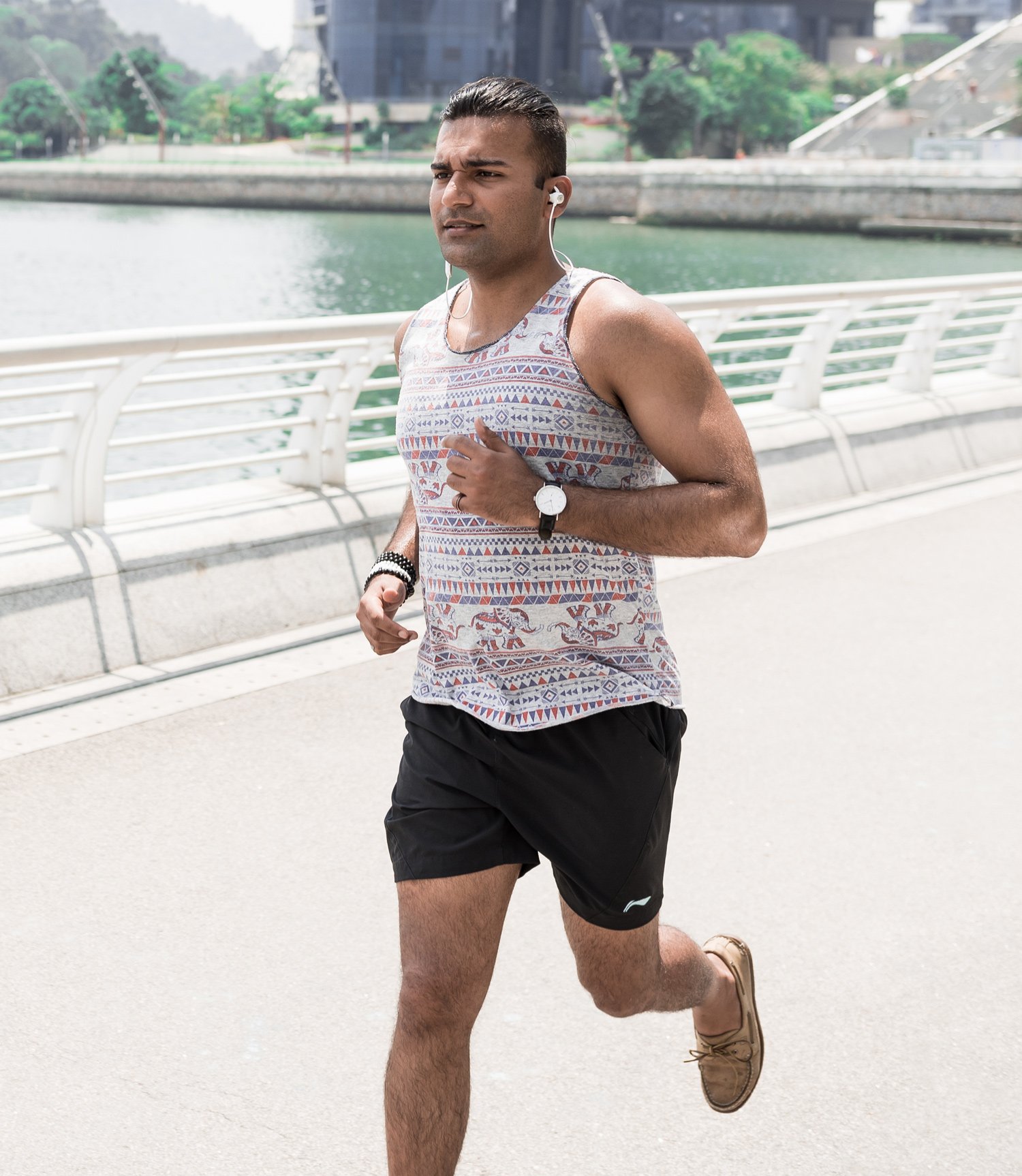 eeco Bluetooth Earphones Wireless Sport with Mic Earbuds Headphones Bluetooth 4.1 Lightweight Sport Hi-Fi Stereo in Ear APTX Stereo Sweatproof for Iphone, Tablets, Laptops, and other Smartphones