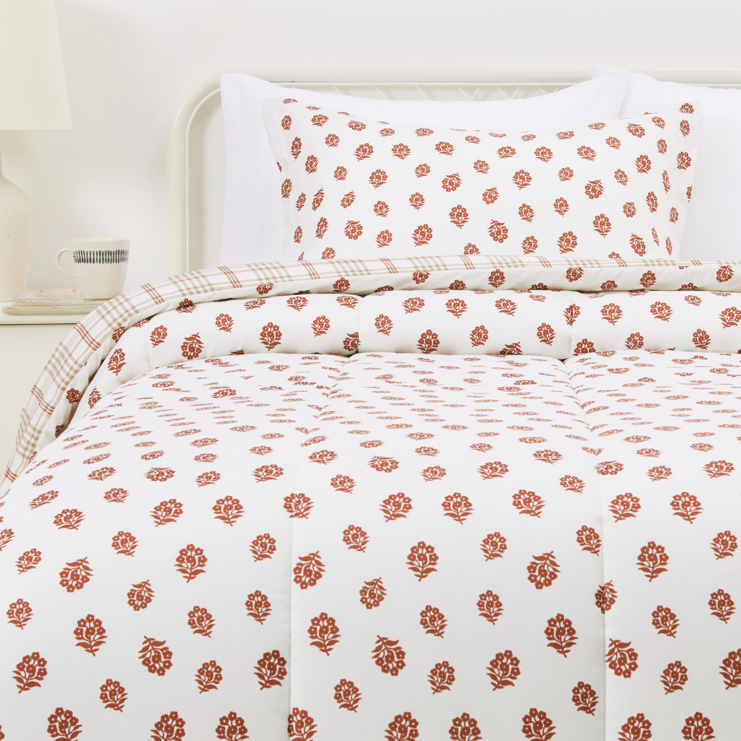 Amazon Basics Lightweight Microfiber Comforter Sets, 2-Pieces, Off White, Floral, Twin/Twin XL Image