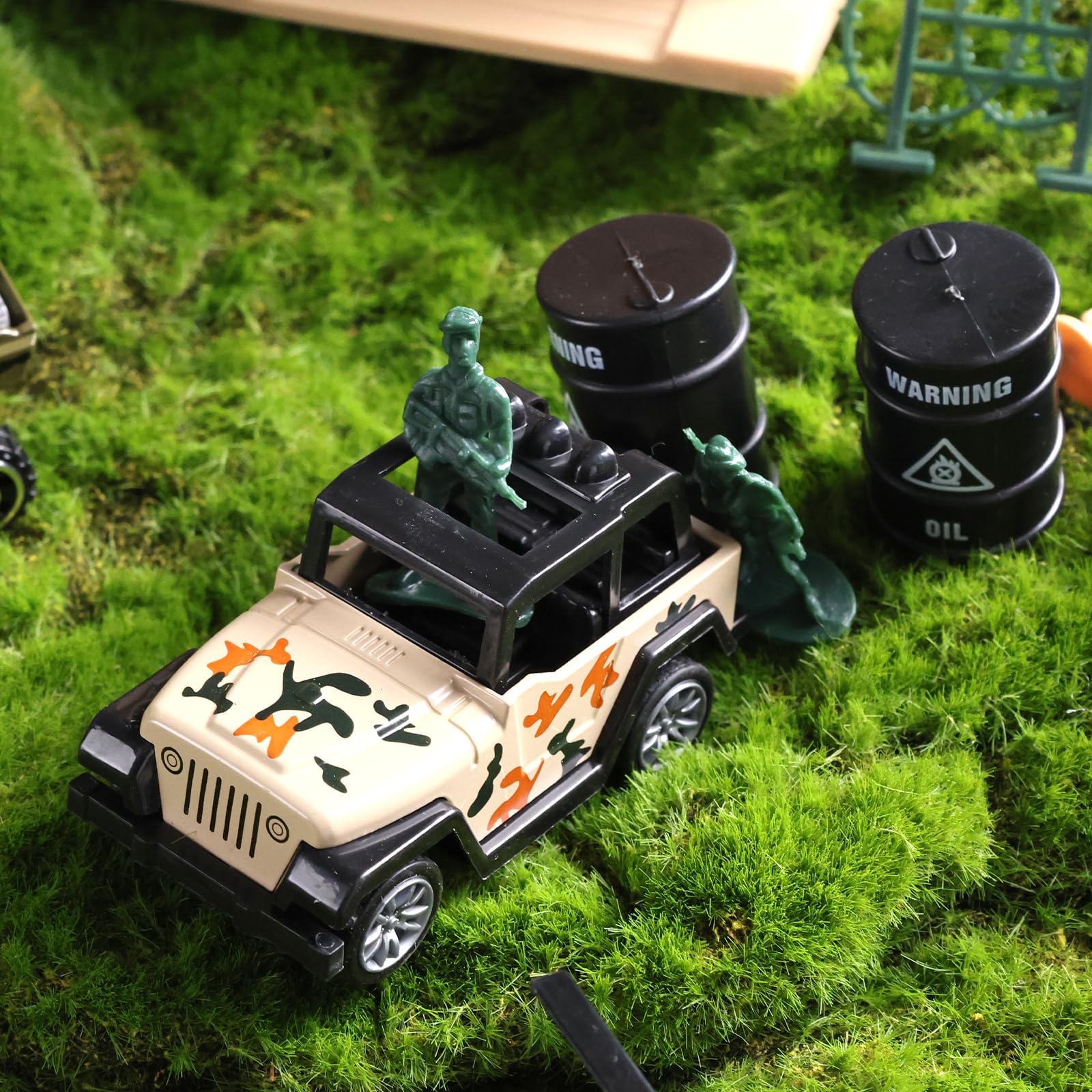 AMOR PRESENT 120PCS Army Men Military Set, Toy Soldiers Playset Plastic Army Men Figures and Accessories with Vehicles Helicopters for Boys Girls