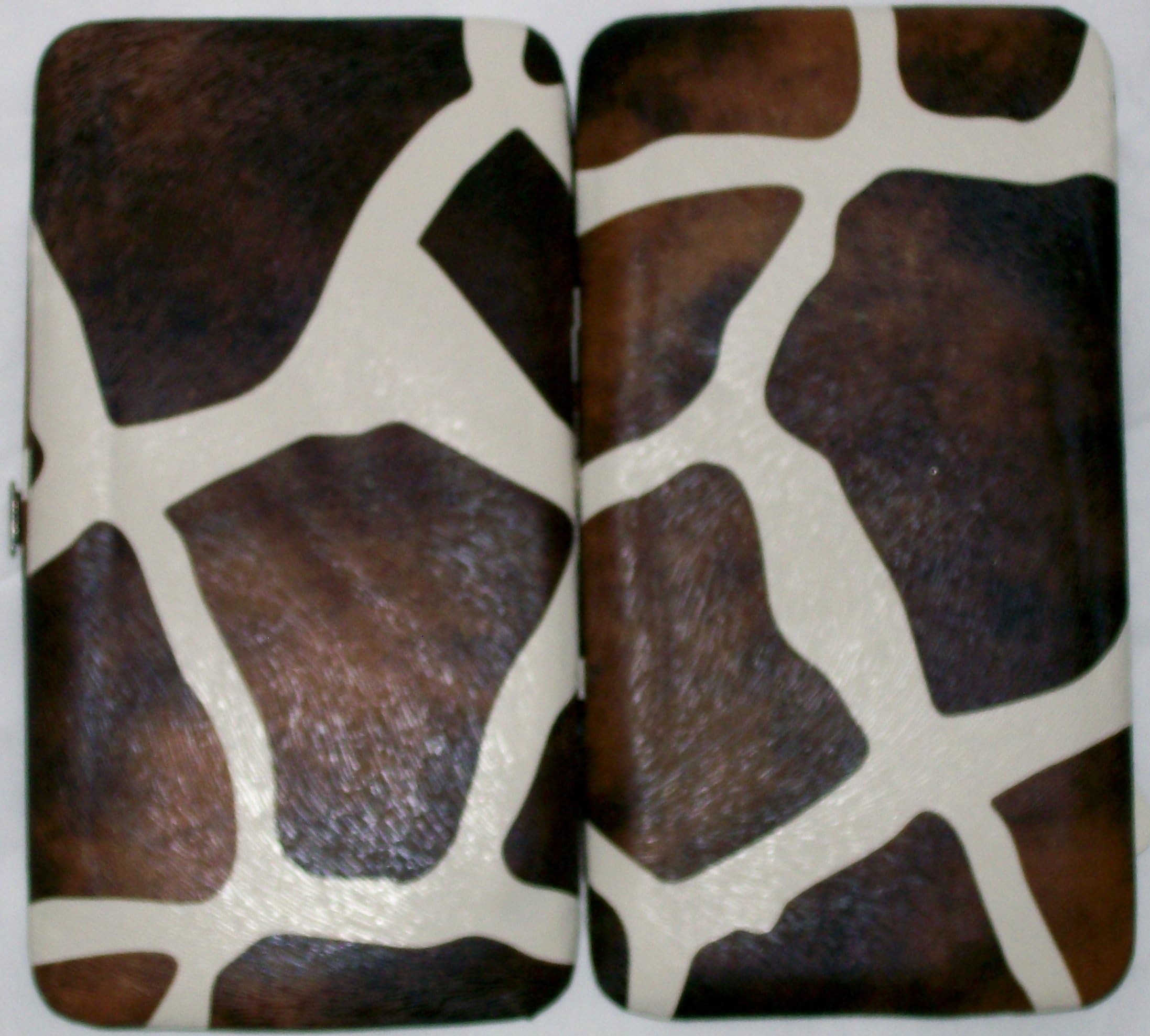 Bobbie Brooks Girafe Print/Animal Print Fashion Wallet Bi-fold Padded 7 Inches X 4 Inches