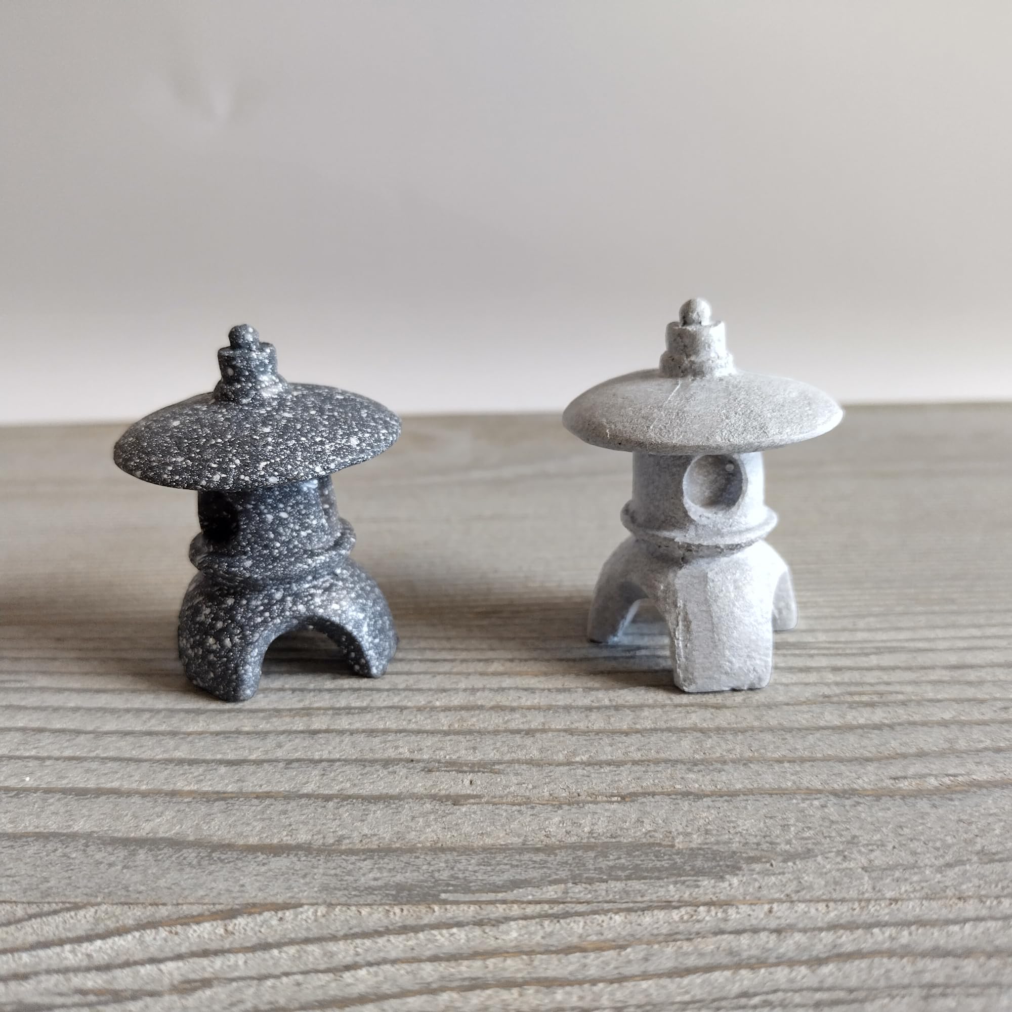 Miniature Japanese Lantern for Tabletop Terrarium, Zen Garden, Fairy Garden, Bonsai Tree Decoration (Twin Pack-Round)