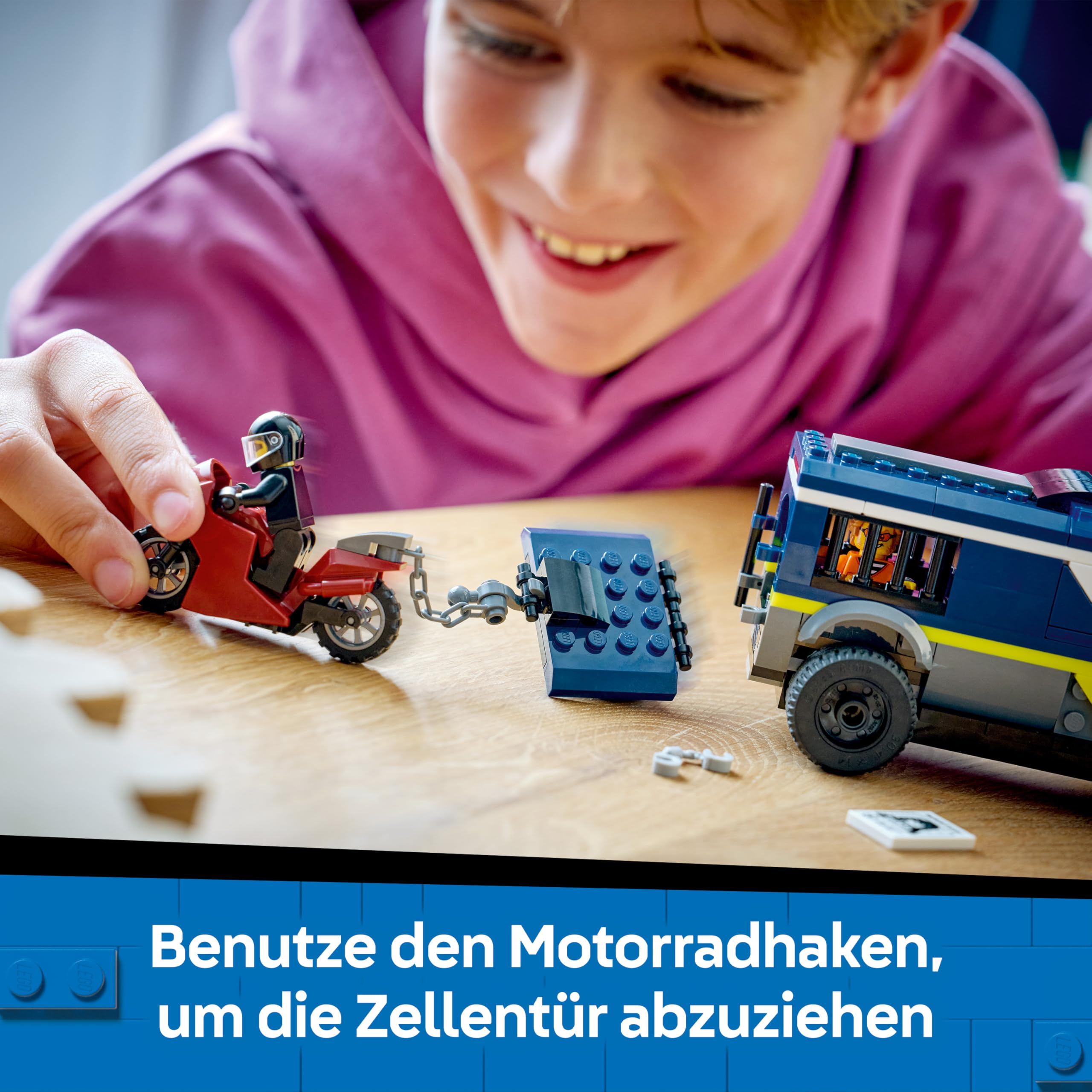 LEGO City Gefangenentransporter - Spielzeug LKW Bauset mit Motorrad, 3 Minifiguren und Abnehmbarer Gefängnistür - Geburtstagsgeschenk für Jungen ab 6 Jahren - 60479 4