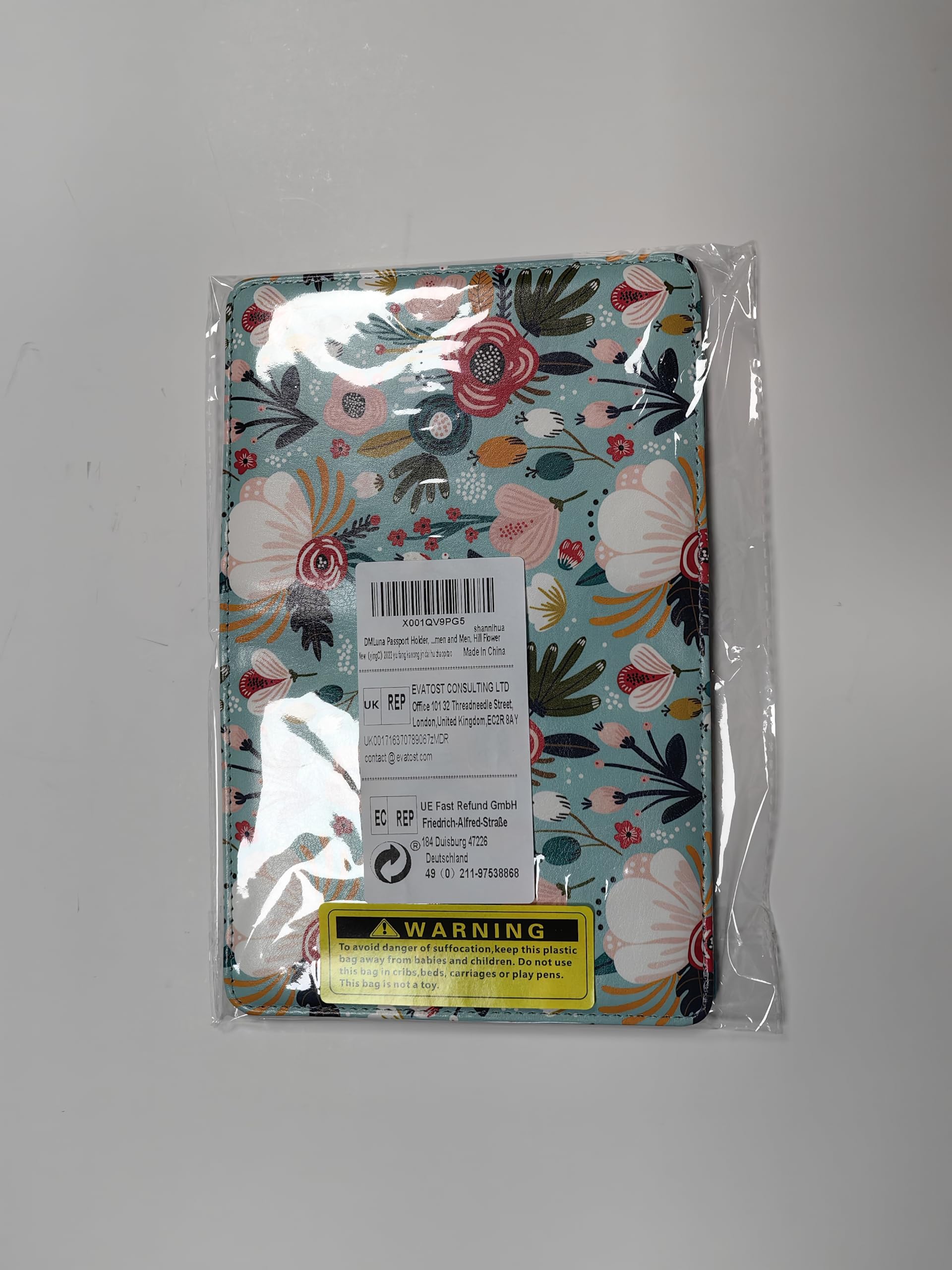 DMLuna Passport Holder, Premium PU Leather Travel Passport Wallet RFID Blocking Passport Cover Case Travel Documents Organizer with Pen Holder, for Women and Men