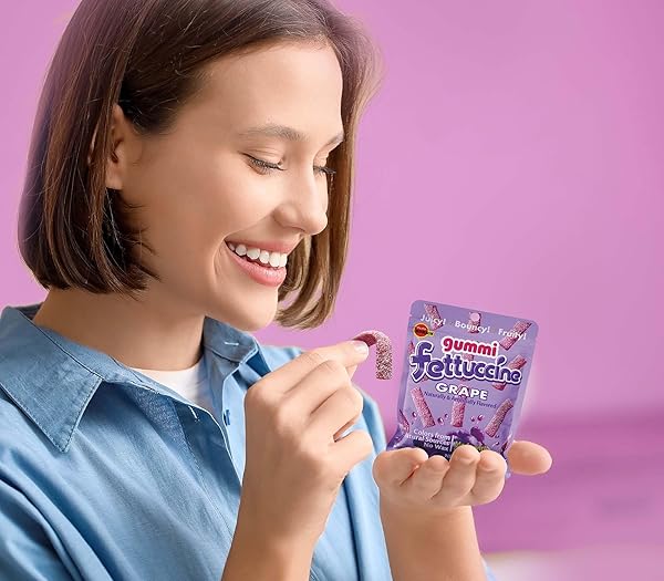 BOURBON FETTUCCINE GUMMI GRAPE (10-PACK), 10 X 1.76 OZ.