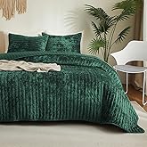 Wondnuga Luxury Soft Velvet Quilt Set King Size - Lightweight Velvet Bedding Set for All Season, Oversized Bedspread Coverlet Comforter Set with 2 Pillow Shams, Forest Green, Striped