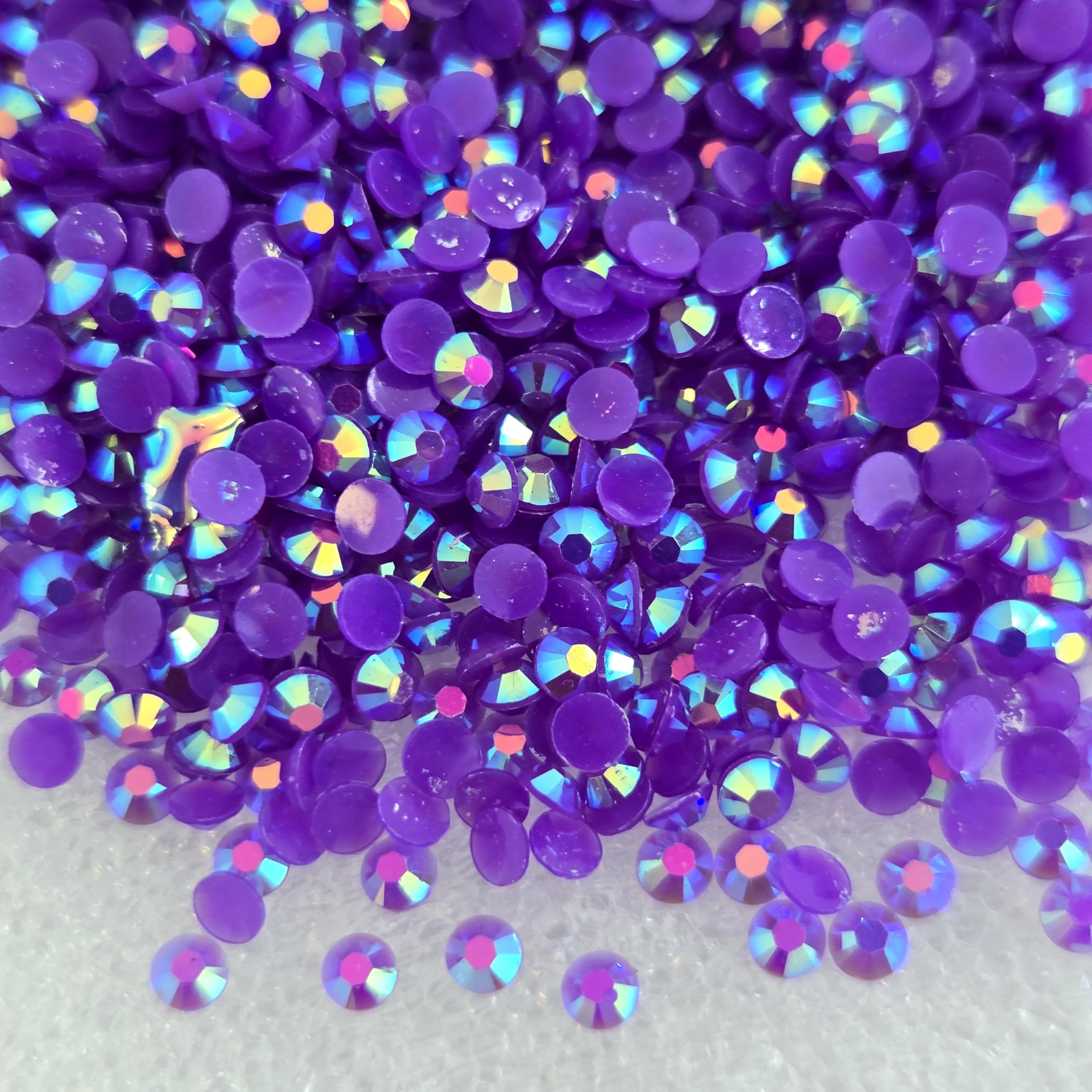 MajorCrafts 2000pcs 5mm ss20 Jelly AB Flat Back Round 14 Facets Resin Rhinestones Arts and Crafts Embellishment Gems (Royal Purple AB C65) — image 1