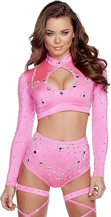 blue crop top and high waisted shorts