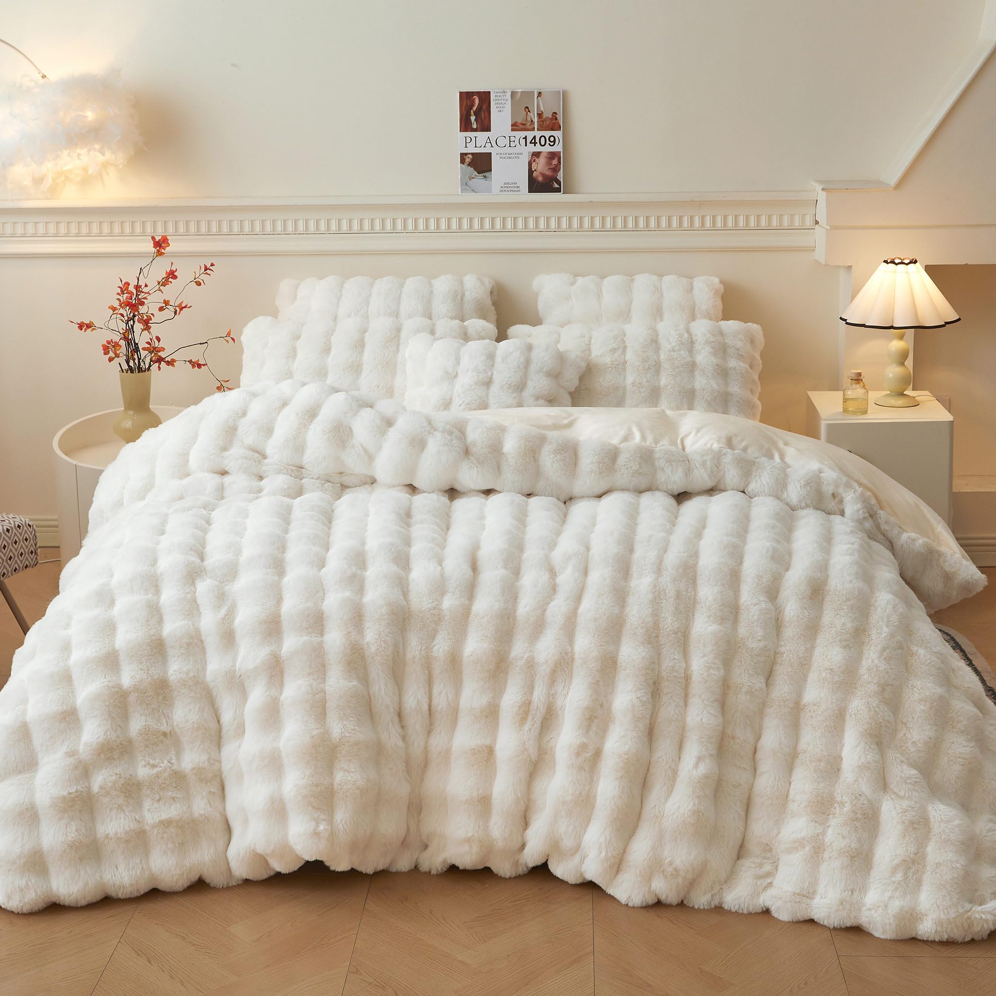 Photo 1 of *MINOR DAMAGE - USED*
LIFEREVO Luxury Fluffy Faux Rabbit Fur Duvet Cover Set, Soft Ivory Plush Shaggy Bubble Bedding Set Home Decoration, 1 Fuzzy Washable Comforter Cover + 1 Furry Pillow Case, Zipper Closure, Beige, Full