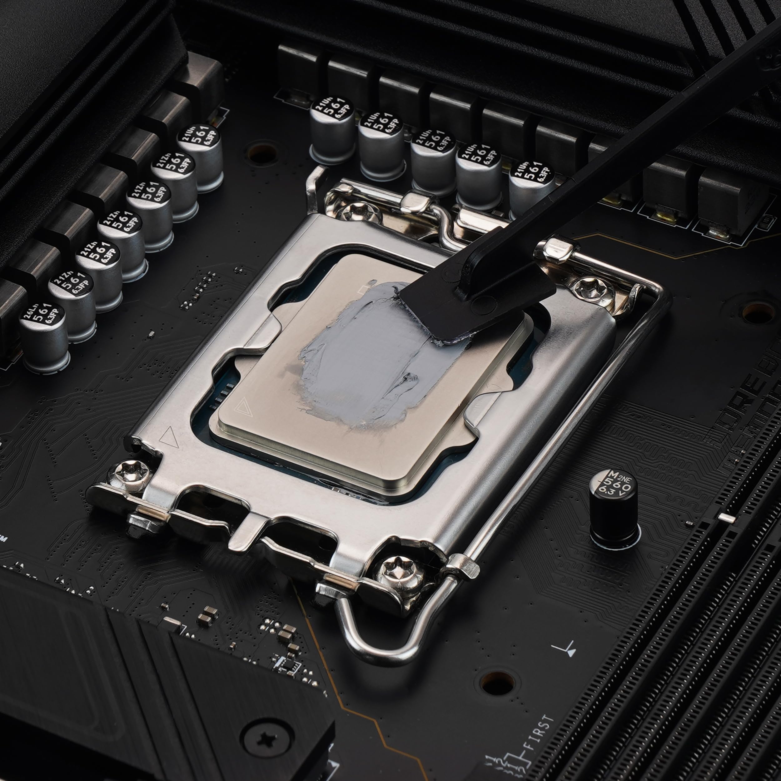 Thermal Grizzly - Duronaut - 6 Gram - Enhanced Durability & High Performance Thermal Paste - for Maximum Conductivity While Overclocking CPU/GPU/PS4/PS5/Xbox with 12 Cleaning Wipes 6 Wet & 6 Dry