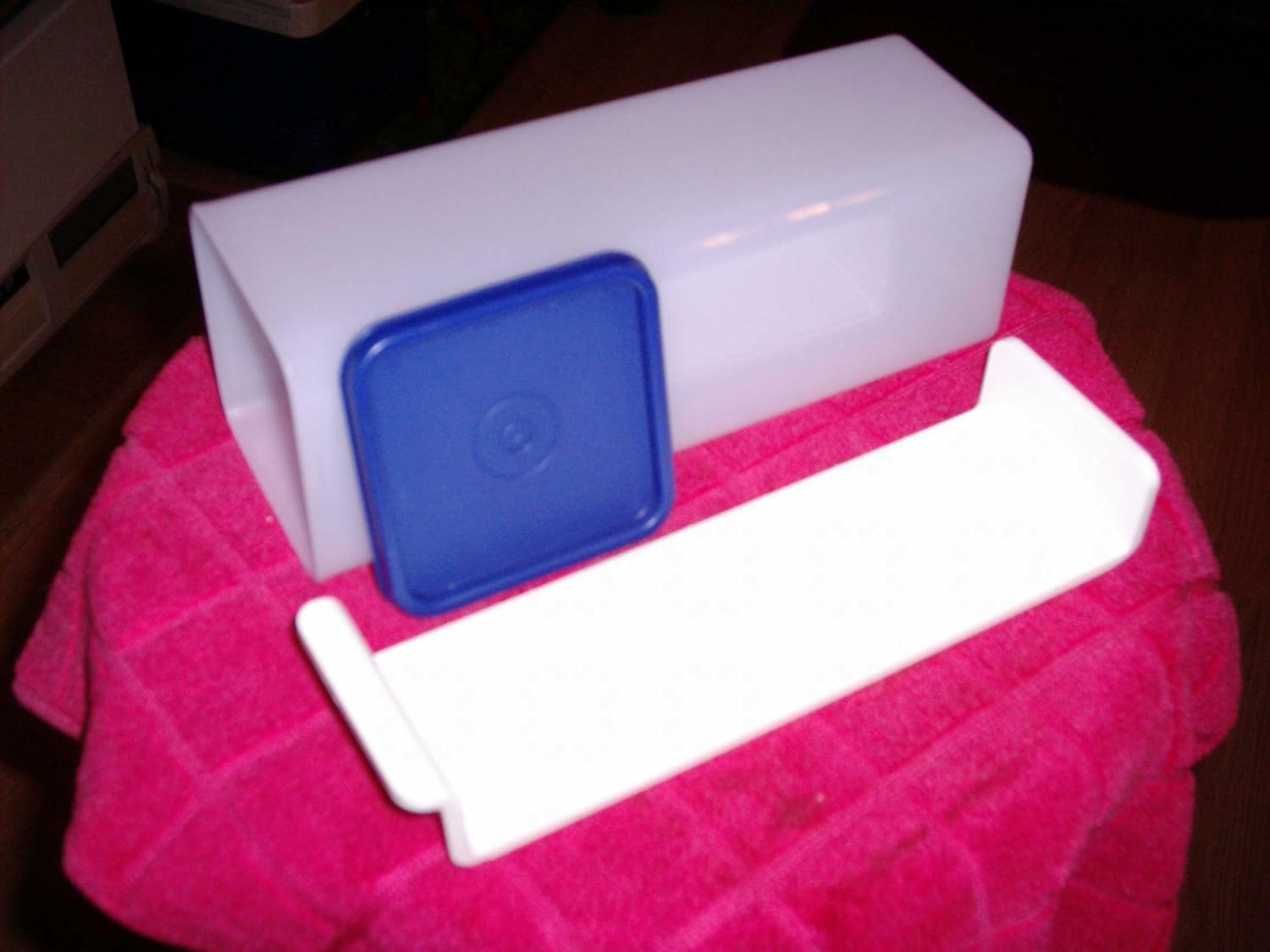 Tupperware Cheese Butter Keeper with Tray Blue Seal