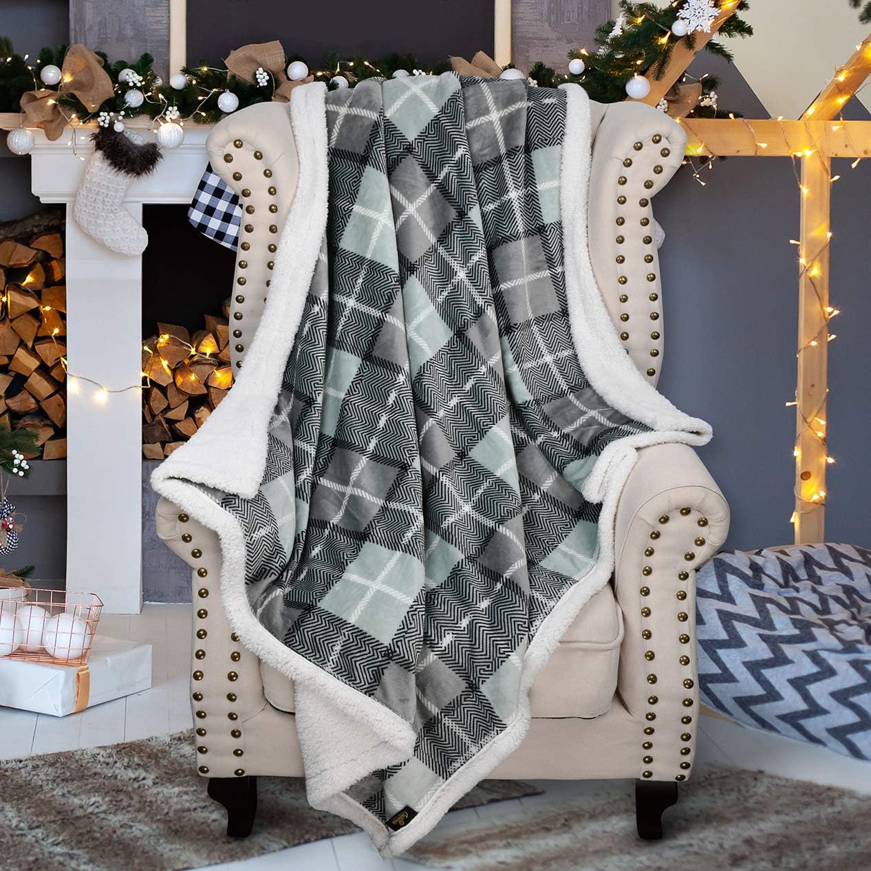 Grey Buffalo Plaid Christmas Throw TV Sherpa Blanket 50
