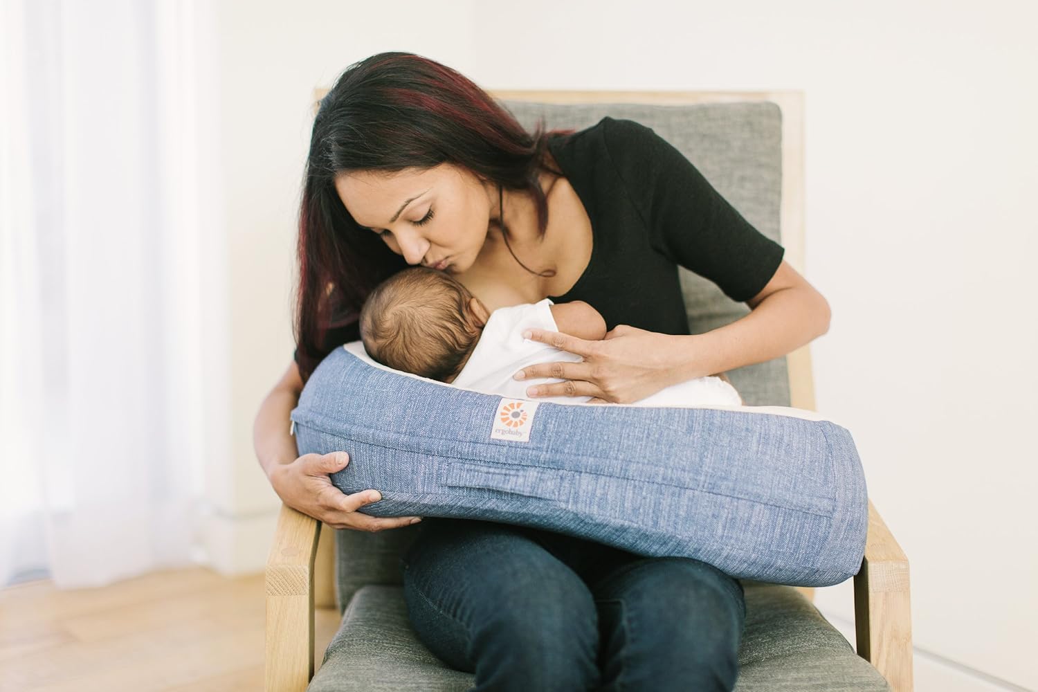 ergobaby natural curve nursing pillow review