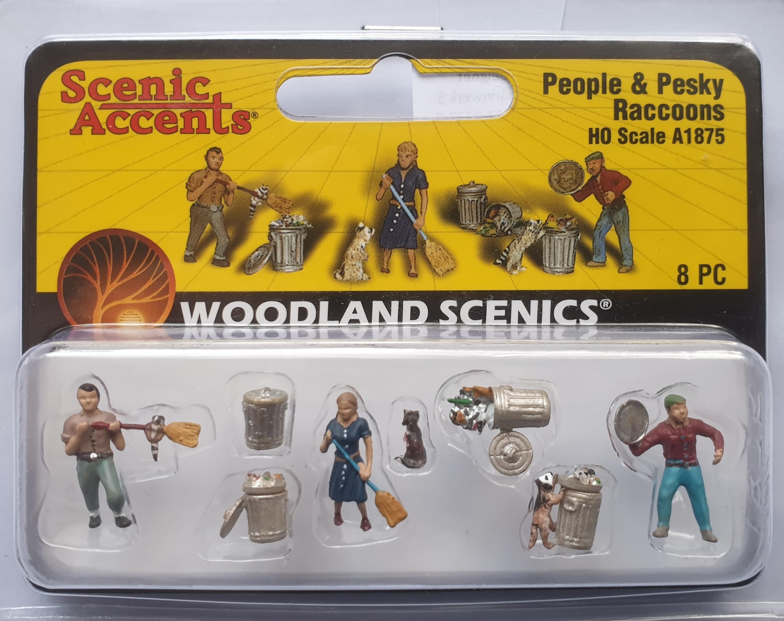Woodland Scenics H0 track annoying raccoons plunder the wheelie bins figures HO 1:87 Pesky Raccoons A1875