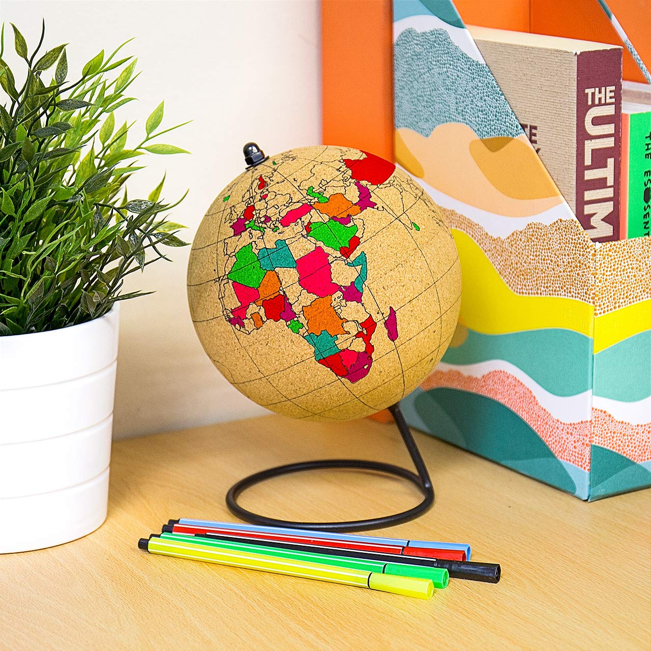 Gift Republic Colour in Cork Globe, Brown