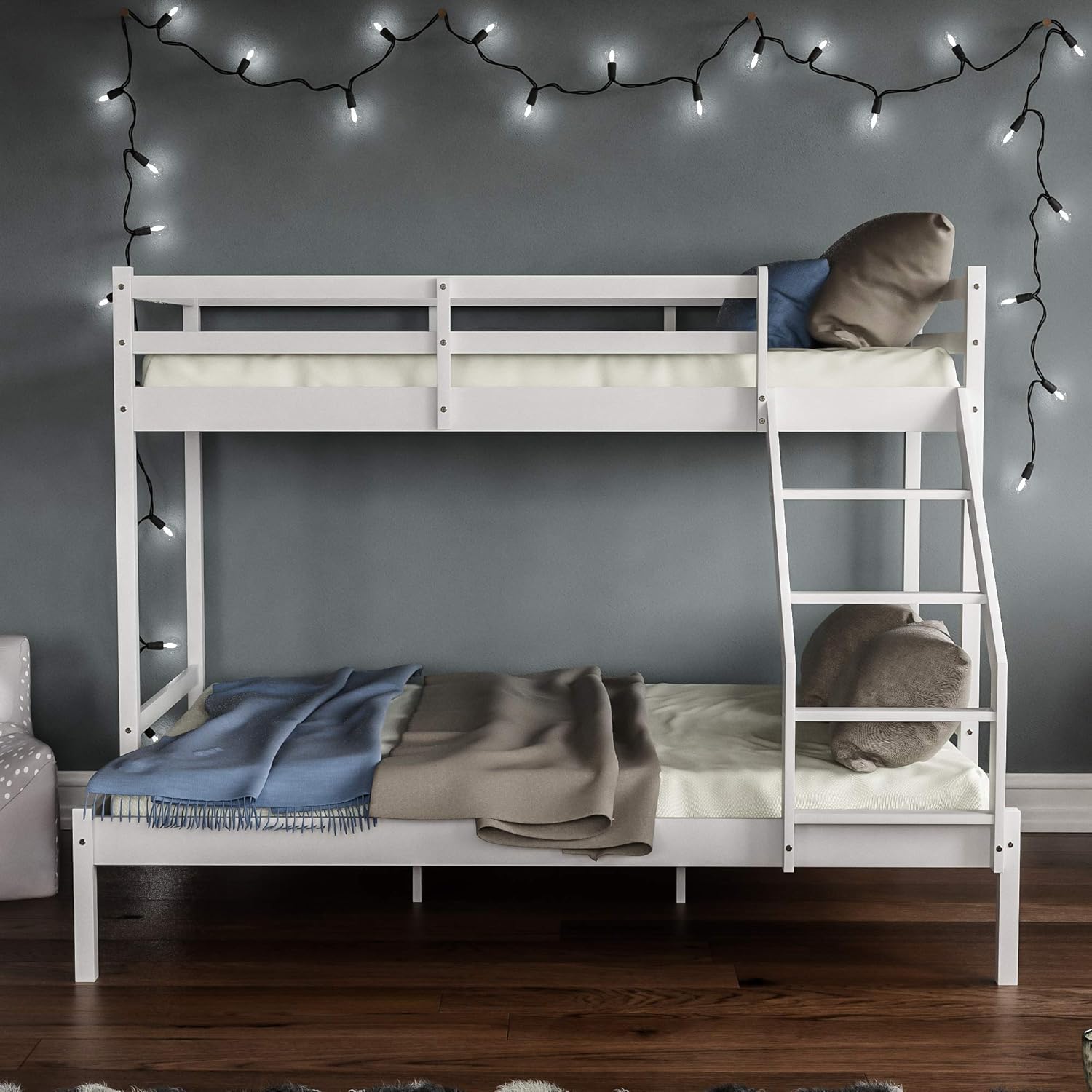 Vida Designs Sydney Triple Bunk Bed, Three Sleeper, Solid Pine Wood Frame, Kids Children, Double 4 Foot 6, Single 3 Foot, White - Image 4