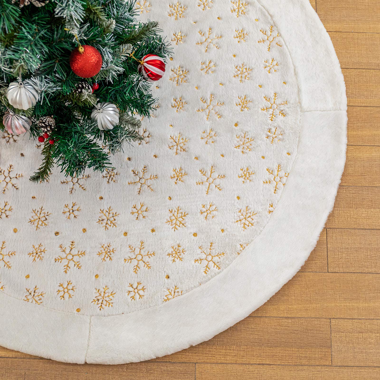 Pure White Christmas Tree Skirt with Gold Sequin Snowflakes, 48 Inches Plush Xmas Tree Skirts Base Cover with Faux Fur Trim Border for New Year Thanksgiving Day Decoration (Gold+White, 48 inches)
