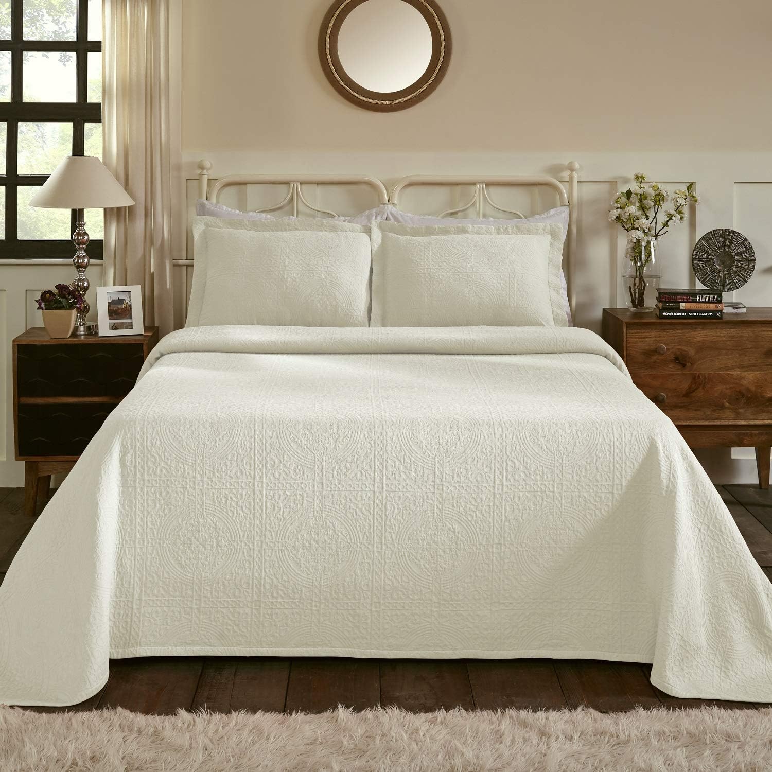 (King, Ivory) Superior 100 Cotton Medallion Bedspread with Shams