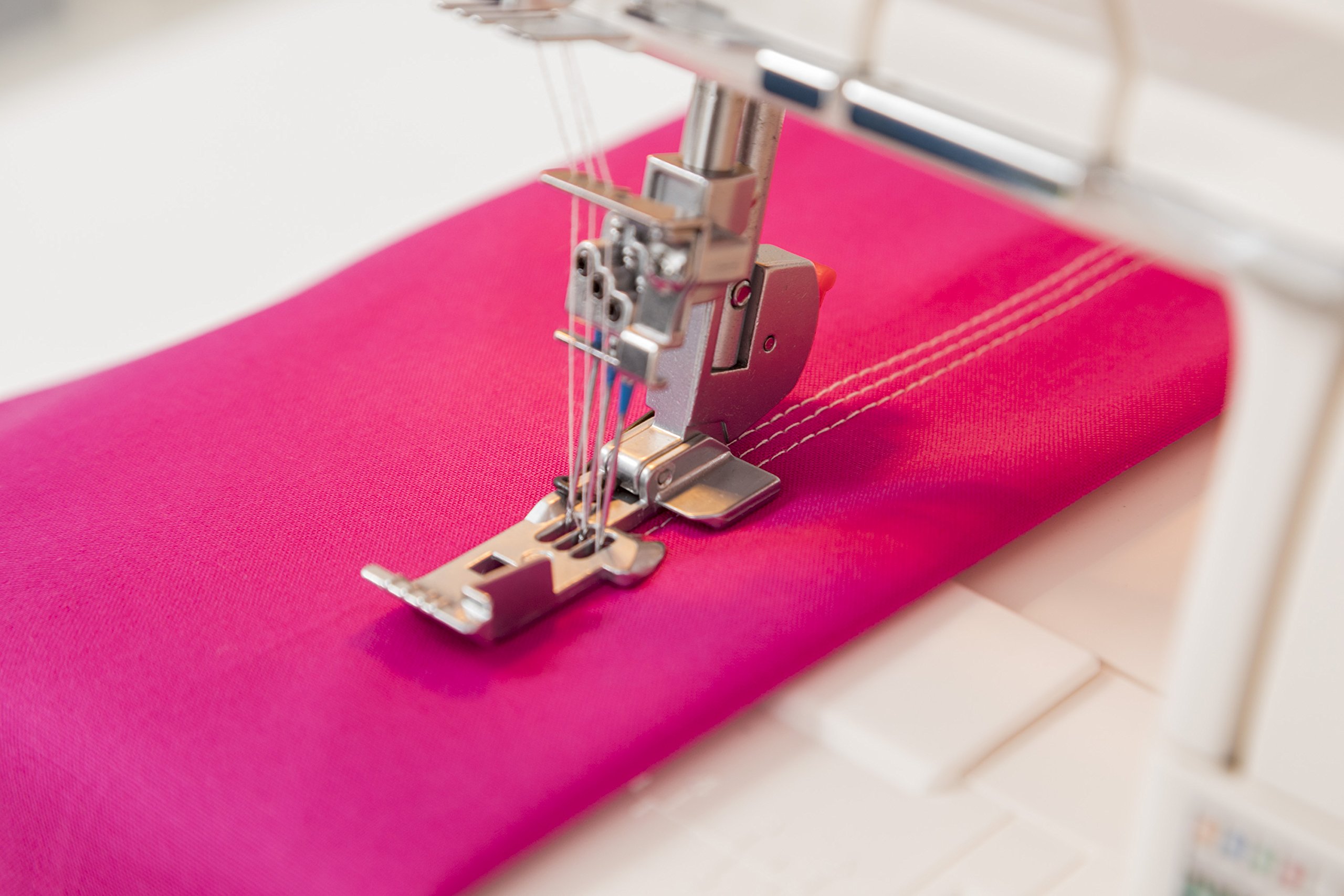 Singer Professional 5 14T968DC Serger with 2345 Threaded