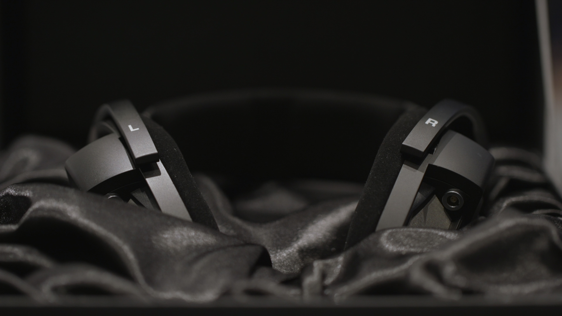 CES 2016: Sennheiser HD800S Headphones