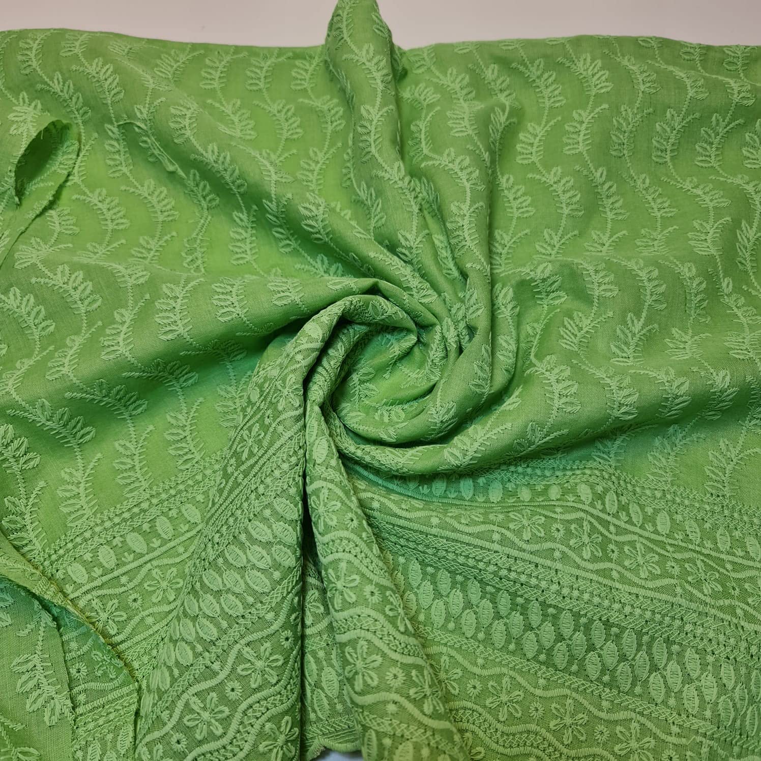 New Spring 100% Cotton Lawn Broderie Anglaise Embroidery Dress Craft Fabric 44" (Green)