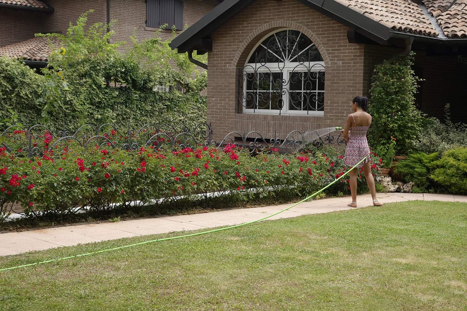Idroeasy, 30 Meter Expandable Garden Hose with 6-Function Shower Head and Fittings - Image 3