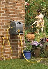 Hozelock 2-in-1 Compact Enclosed Hose Reel 25 m Hose and Connectors view 4