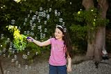 Gazillion Spinnin Bubbles Wand with 115ml Solution - No-Spill Tray Kids 3+ view 2