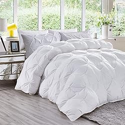 All-Season Goose Down White Pinch Pleated Comforter