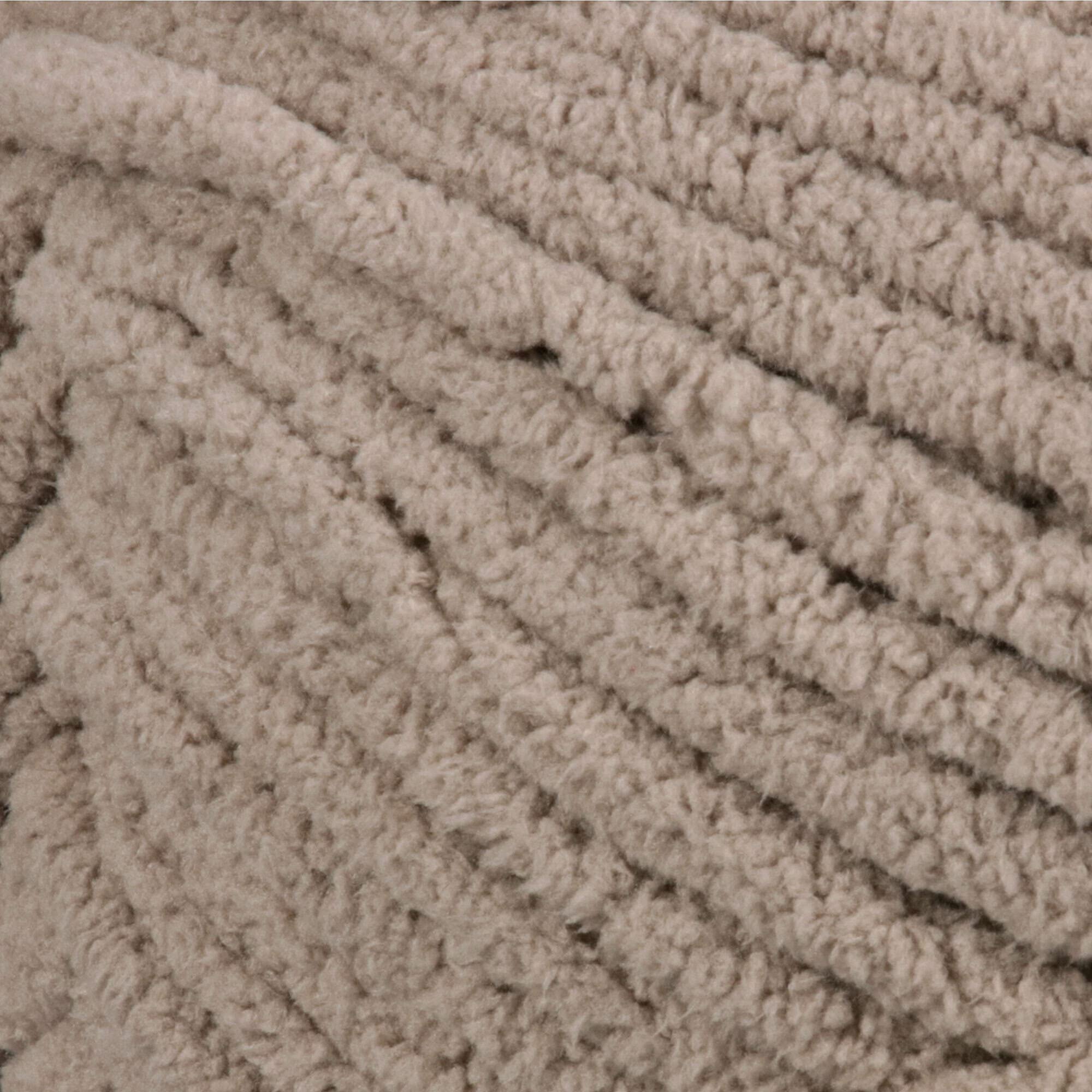 Bernat BABY BLANKET BB Baby Sand Yarn - 1 Pack of 10.5oz/300g - Polyester - #6 Super Bulky - 220 Yards - Knitting/Crochet
