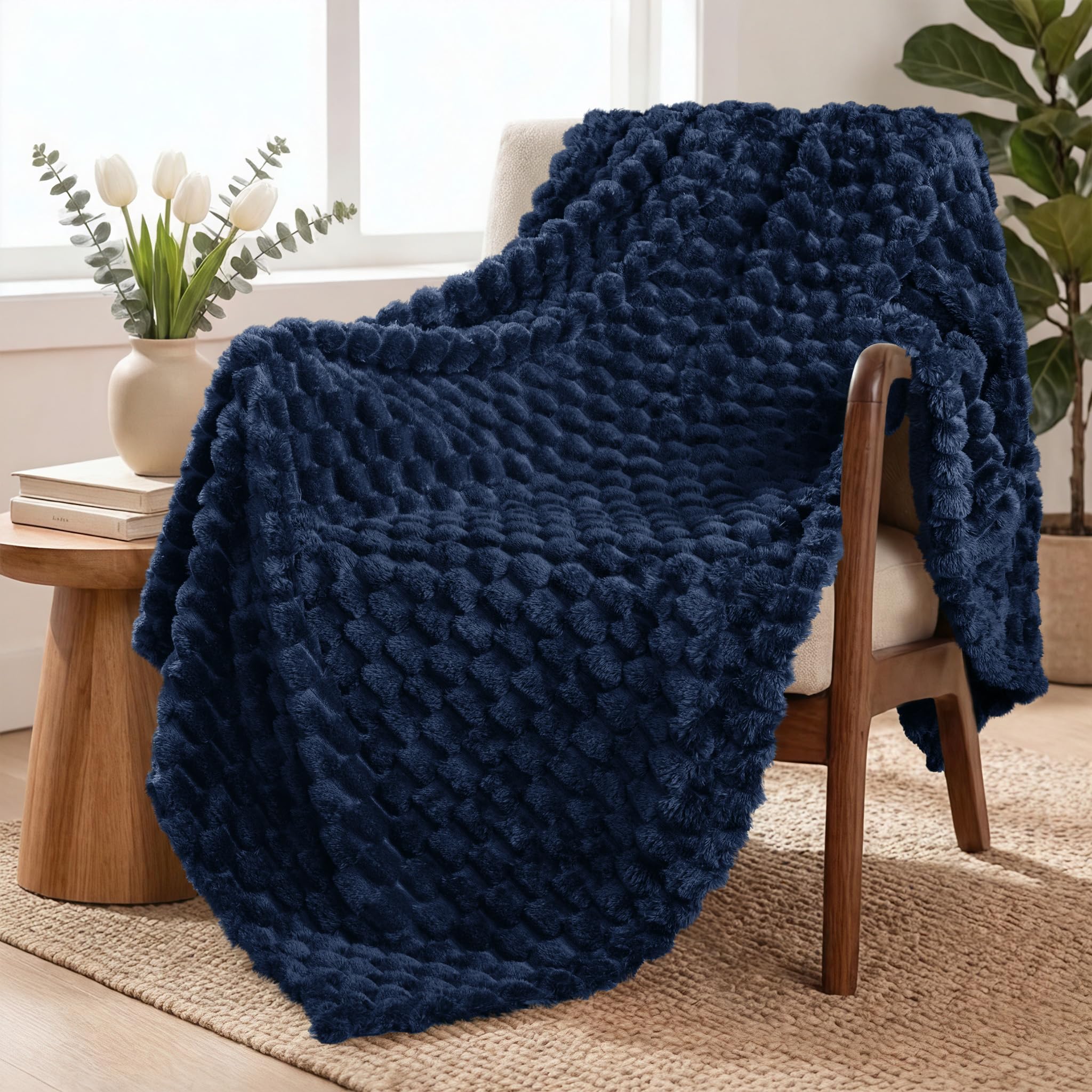Exclusivo Mezcla Fleece Throw Blanket for Couch, Extra Large Fuzzy Navy Blue Bed Blankets, Soft Cozy Plush Sofa Throws for All Seasons, 127x178 CM