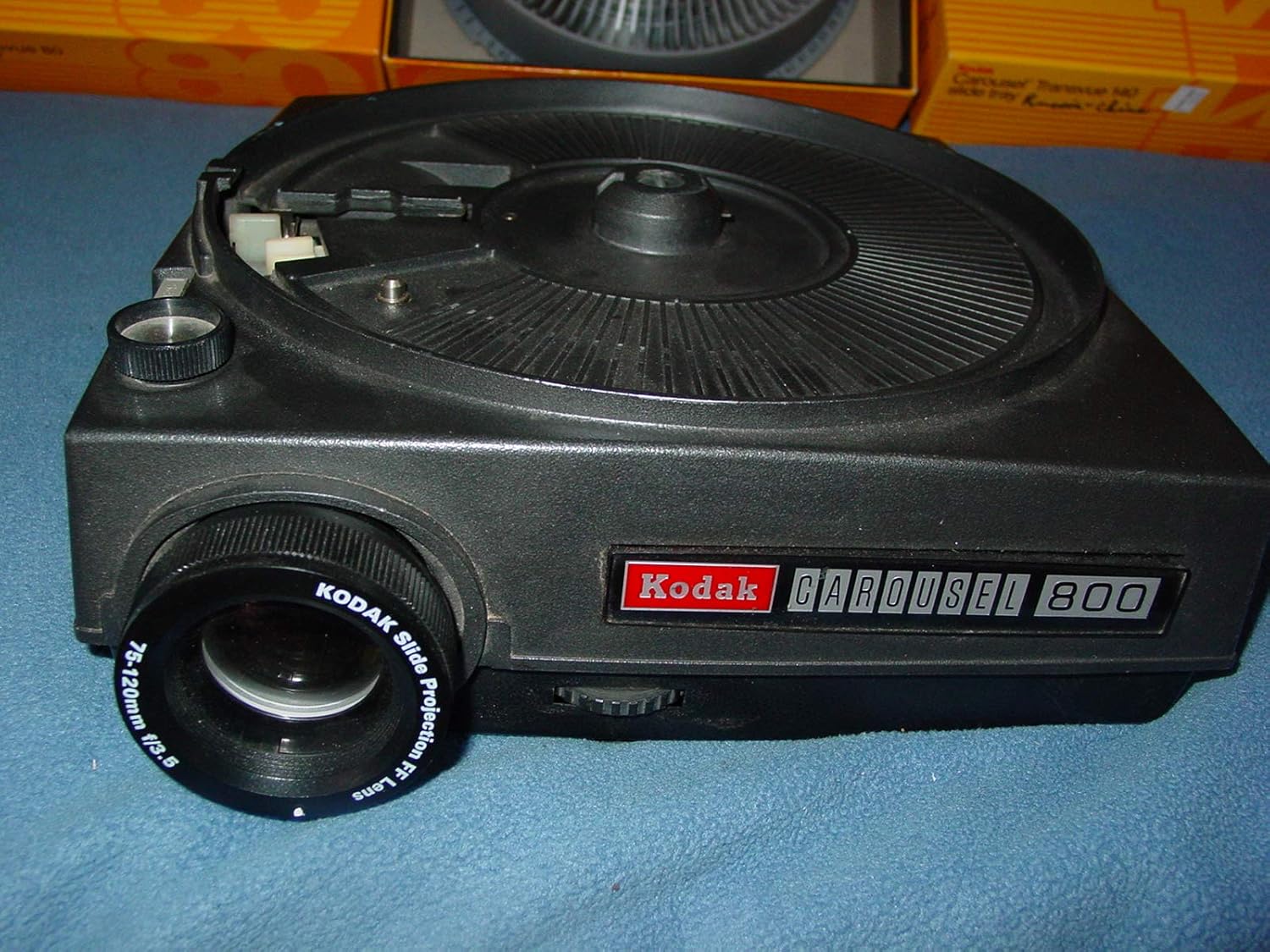 Kodak Carousel 800 35mm Slide Projector [Timer, Dual Brightness, Remote Option] : Camera & Photo