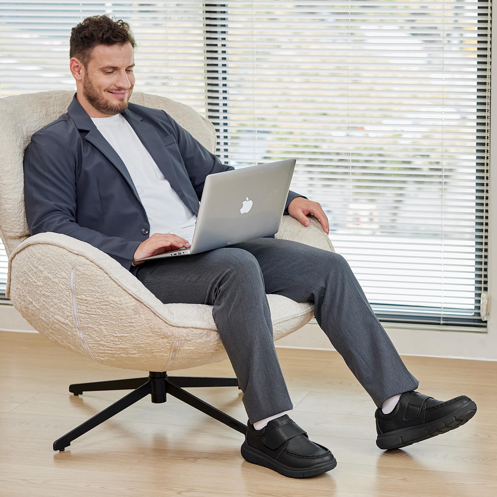 FitVille Diabetiker Schuhe Herren Extra Weit Leder Schuhe Orthopädische Schuhe mit Klettverschluss Verstellbare Hausschuhe Bequemer Lässige Business für Geschwollene Füße Schwarz 46 EU X-Weit 2