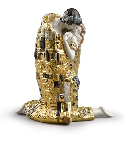 Amazon.com: LLADRÓ The Kiss Couple Sculpture. Golden Luster