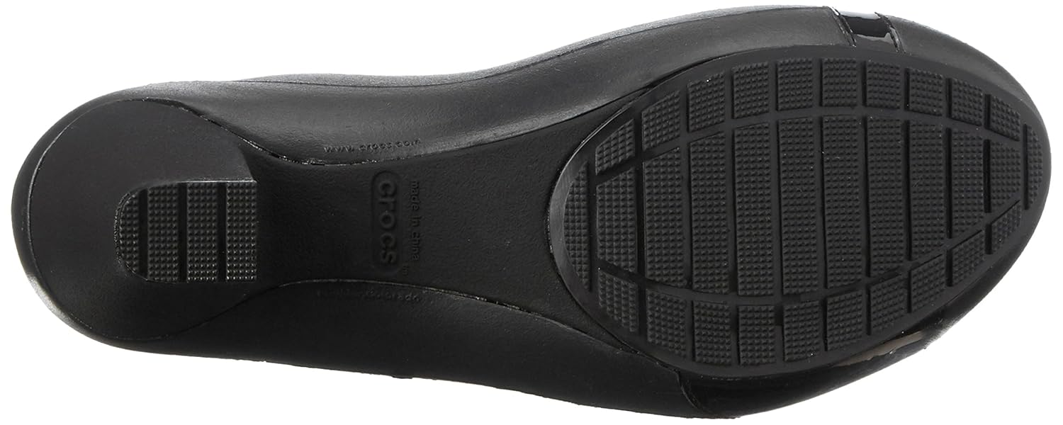 crocs women's fashion sandals