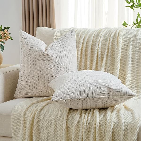 FUTEI CREAM DECORATIVE THROW PILLOW COVERS 22X22 INCH SET OF 2,SOFT COZY CHENILLE GEOMETRIC TEXTURED CUSHION CASE,HOME DECOR FOR COUCH BED LIVING ROOM