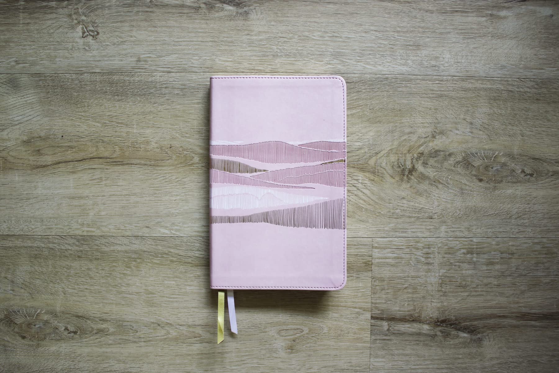 NIV, Thinline Bible, Leathersoft, Pink, Red Letter, Comfort Print NIV, Thinline Bible, Leathersoft, Pink, Red Letter, Comfort Print Imitation Leather