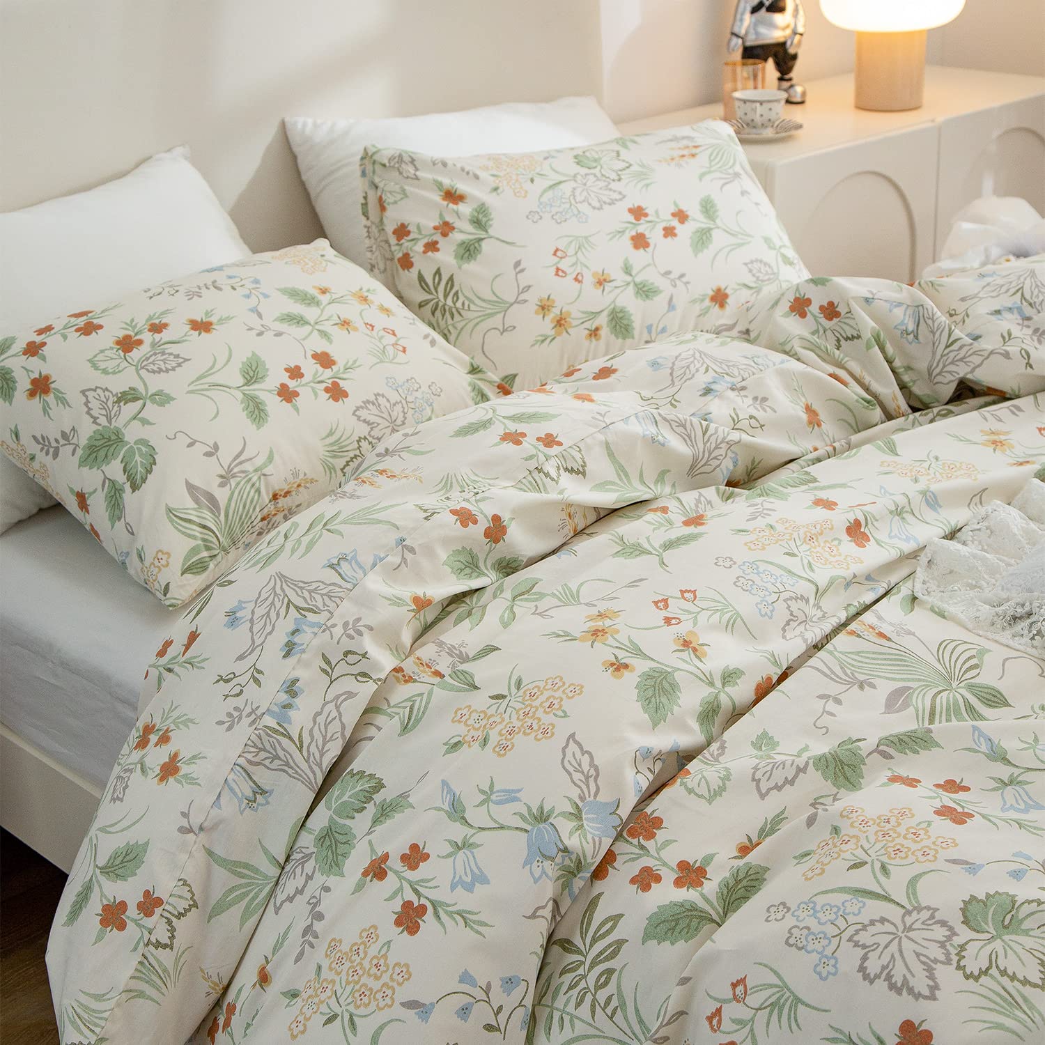 Photo 1 of BUPIRD Floral Comforter Set Twin 2 Pieces Soft Cotton Cute Floral Bedding Comforter Lightweight Garden Style Floral Botanical Comforter Set for All Seasons 1 Comforter and 1 Pillowcases