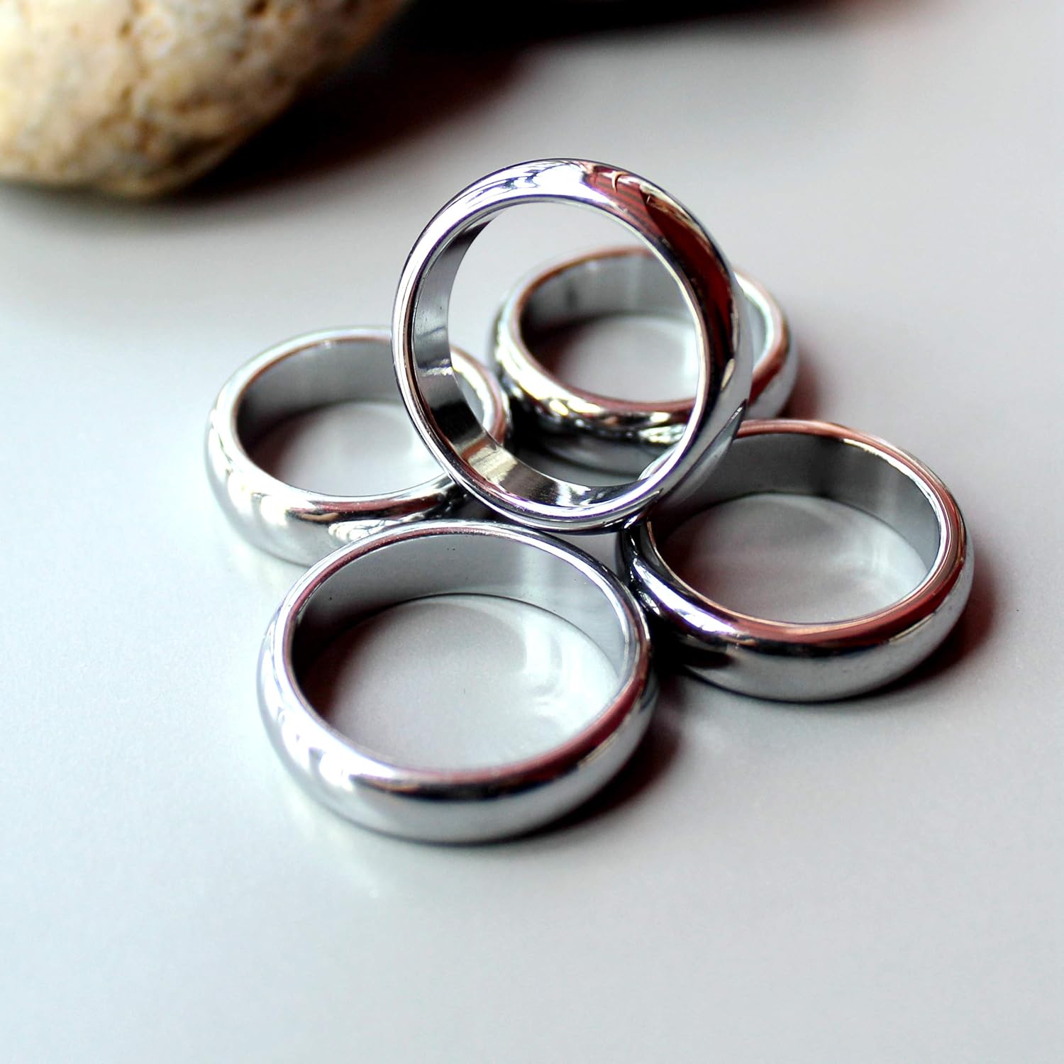 HOBEN 5 Pcs Hematite Rings Silver,Hematite Magnets Rings That Absorb Negative Energy for Women and Man (Size 8-12): Health & Personal Care