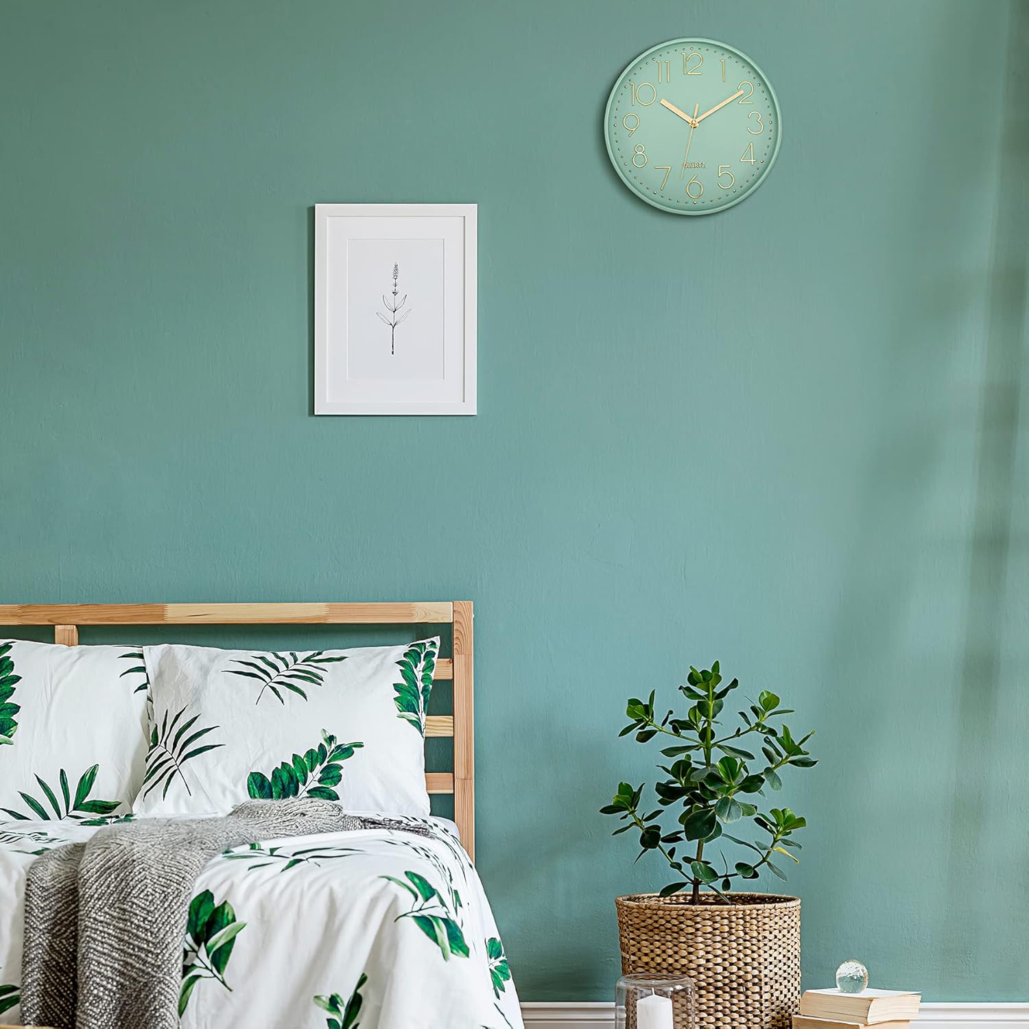 Lumuasky Modern Wall Clock, Silent Non-Ticking Battery Operated Decorative Clock for Living Room Bedrooms Office Kitchen (Green Gold, 10 inch): Kitchen & Dining