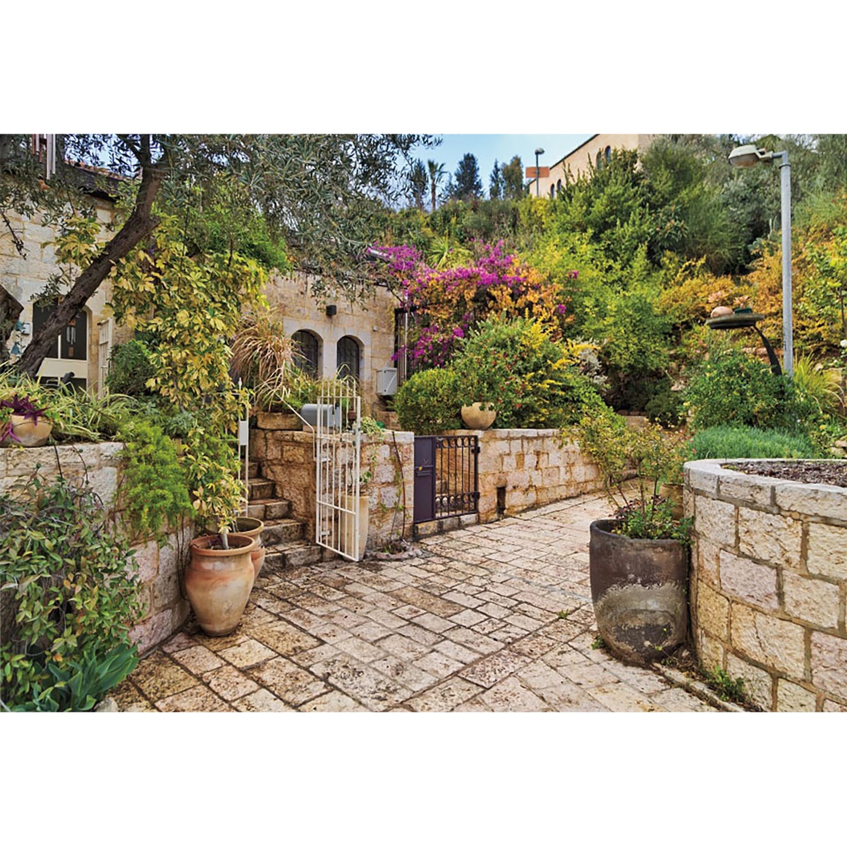 MIRRORANG 3x2,5m Jerusalem Old House Narrow Street Backdrop Spring Flowers Trees Background for Photography Wedding Party Supplies Adults Kids Photo Booth Wallpaper, Vinyl