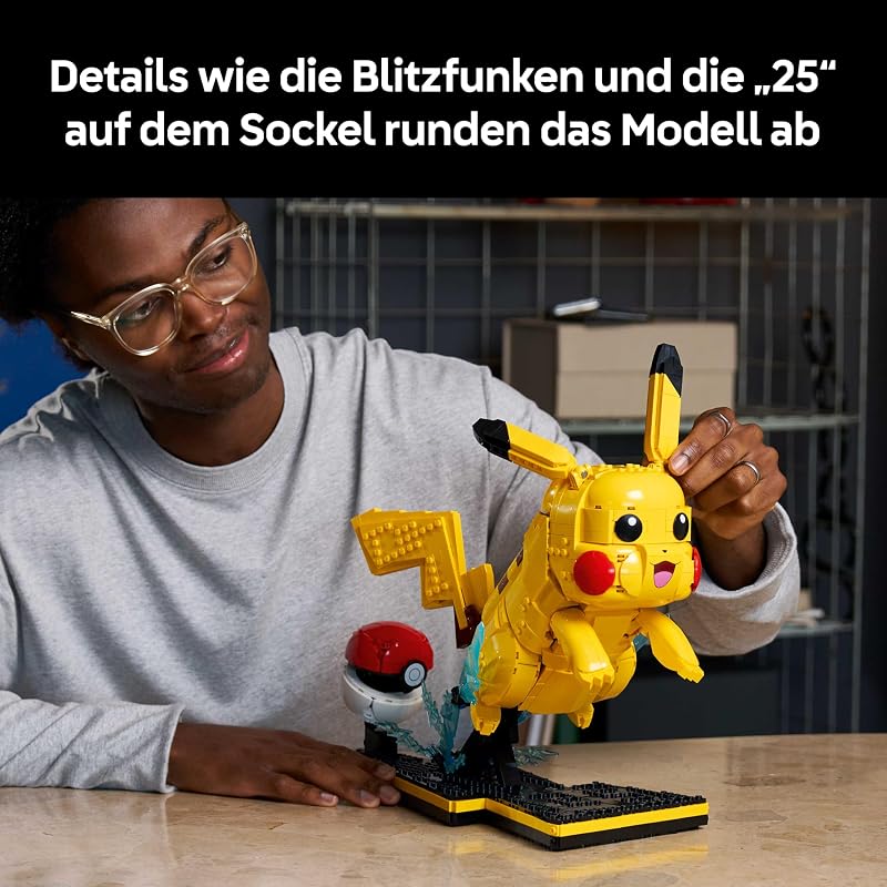Pokémon Pikachu und Pokéball - Bauset für Erwachsene - Modellbau mit beweglicher Anime Figur und dynamischem Ständer - DIY Deko für Zimmer oder Schreibtisch - Geschenk für Gaming Fans - 72152