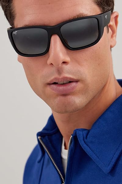 MAUI JIM MEN’S & WOMEN’S AMBERJACK POLARIZED RECTANGLE SUNGLASSES, MATTE BLACK W/BLACK RUBBER/NEUTRAL GREY POLARIZED, LARGE FIT