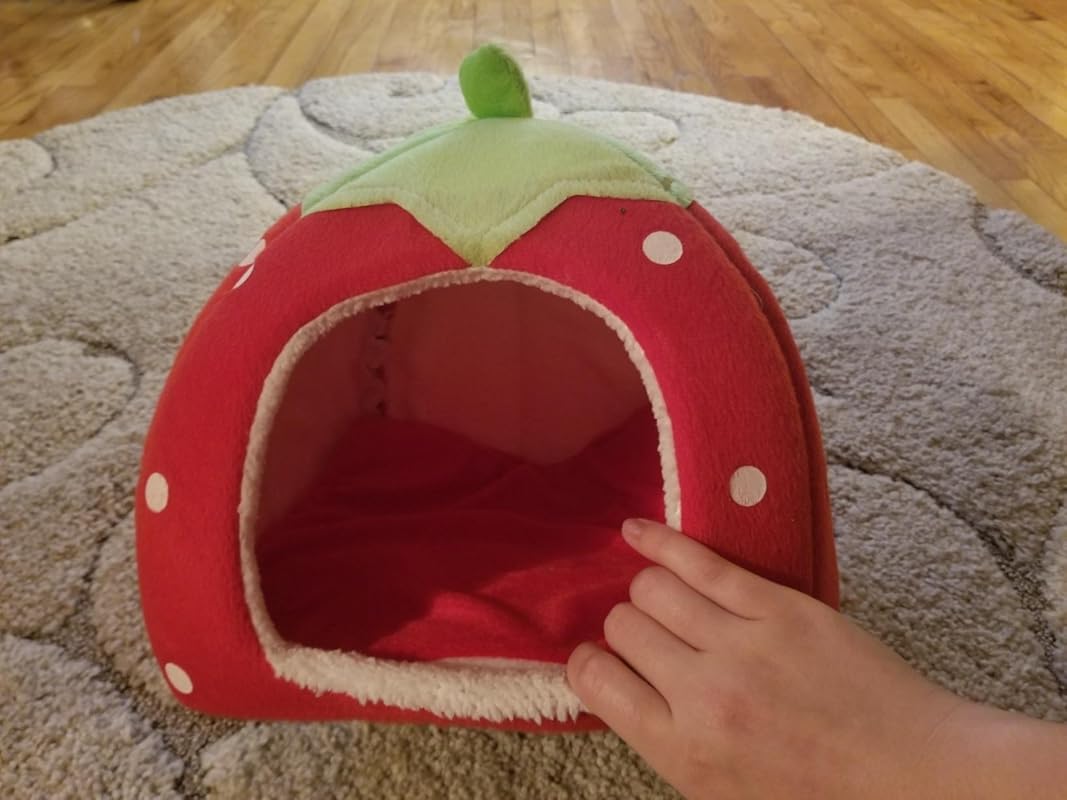 Strawberry Cat Bed ULIPET