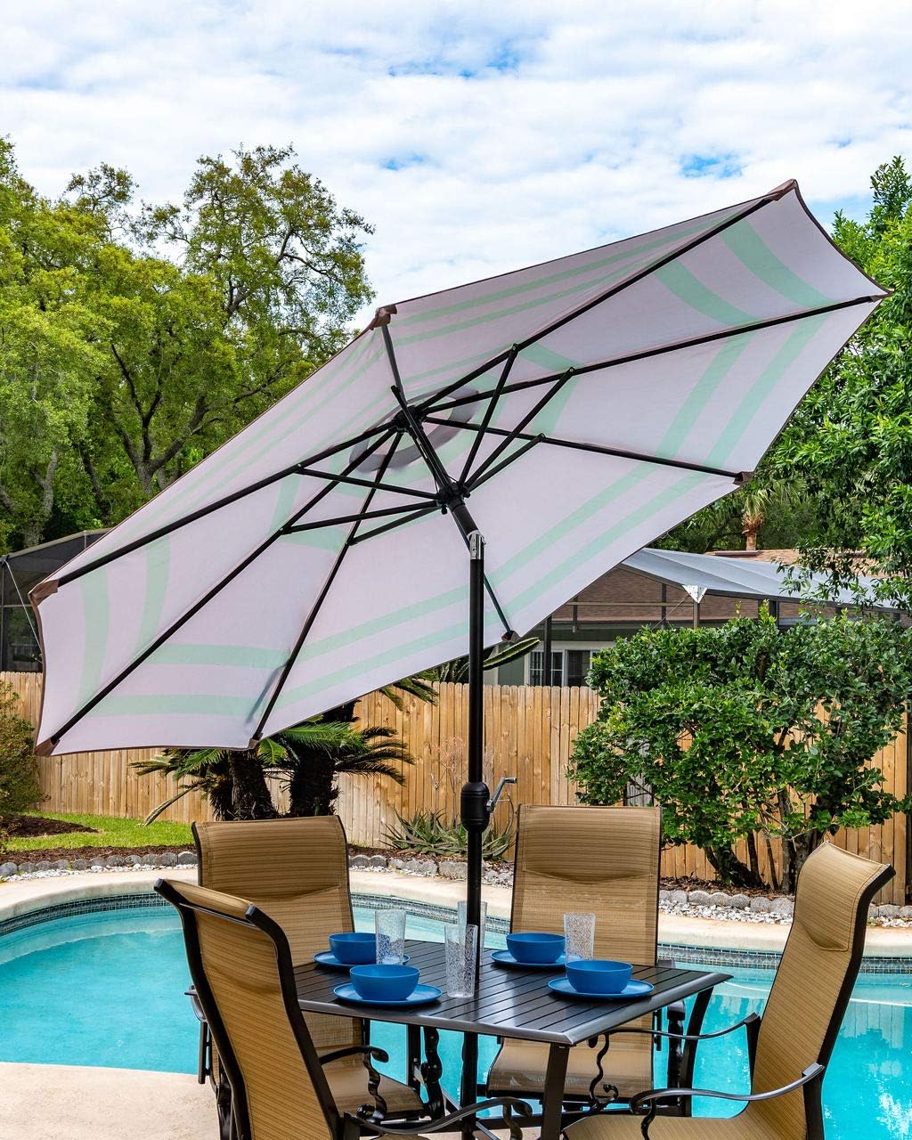 Amazon Com Pebble Lane Living Ln9ftgnstp Premium Market Umbrella With Vented Top 200g Uv Treated Canopy With Water Resistance Tilt Crank Action Velcro Tie Back Green Border Stripes Design 9 Diameter