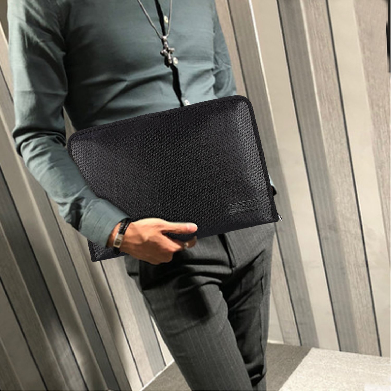 Expanding File Folder A4 Size Moistureproof Document Folder Certificate Fireproof Portable Hand-Held Accordion Document Organizer File Contract Photos Folder Bag 13 Pockets with Fire Resistant Zipper