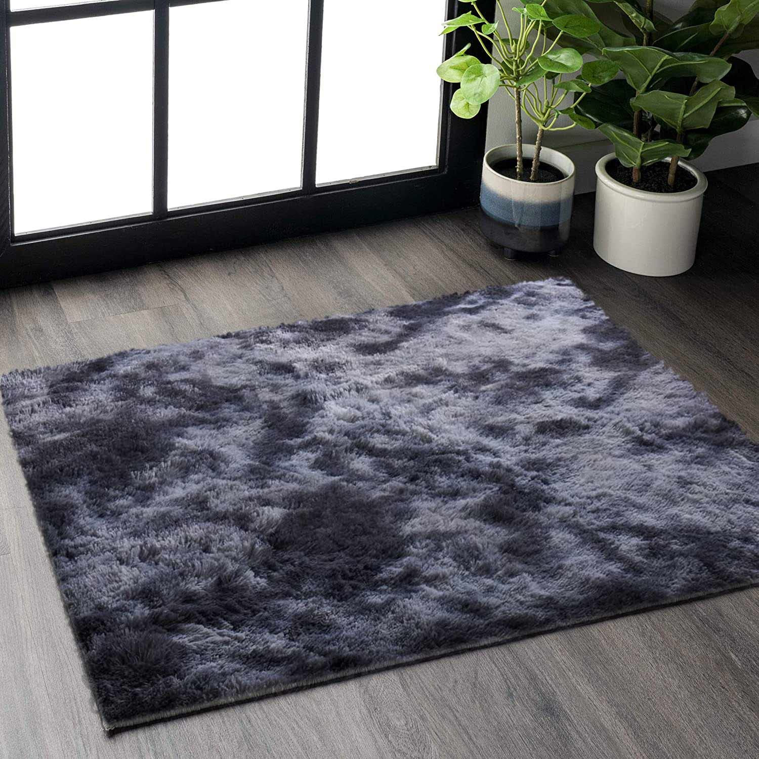 GISIONLARI Rugs Living Room Soft Bedroom Rug Fluff Area Rugs Shaggy Carpets Non-Slip Modern Luxury Fur Carpet for Kids Room Comfy Home Decor Floor Mat (Black Grey, 60 x 110 cm)